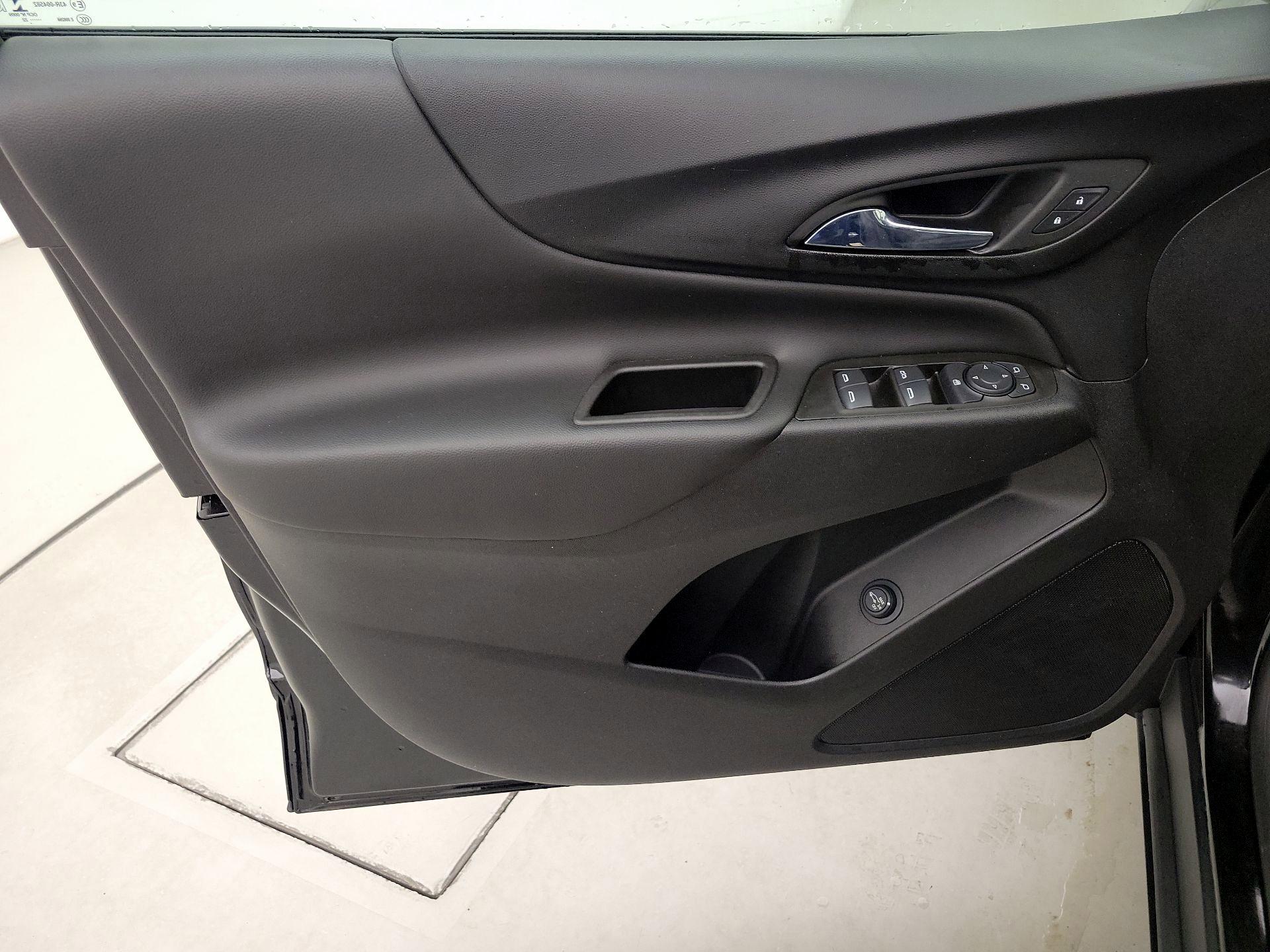 Thumbnail: 2022 Chevrolet Equinox - 12