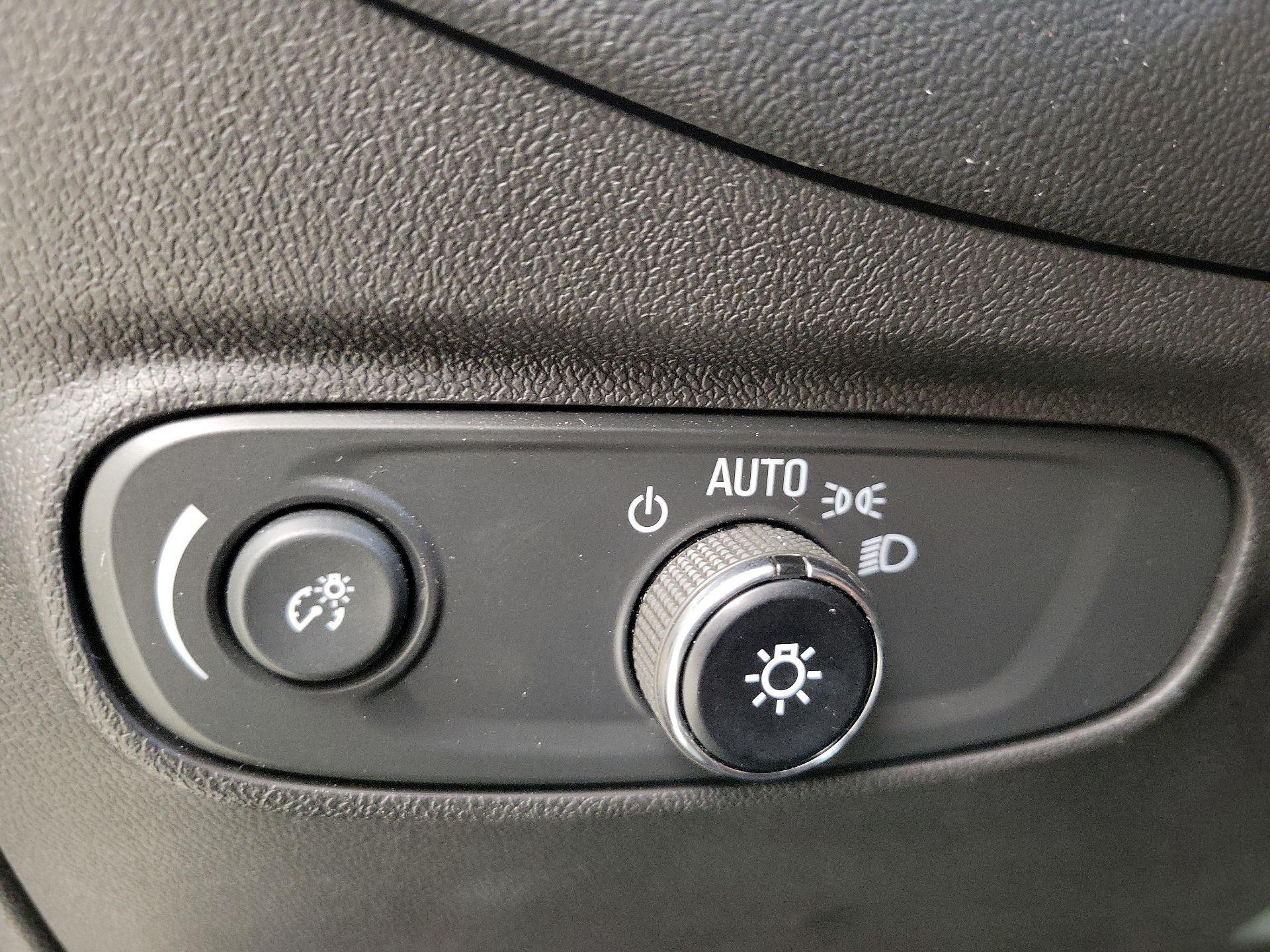 Thumbnail: 2022 Chevrolet Equinox - 13