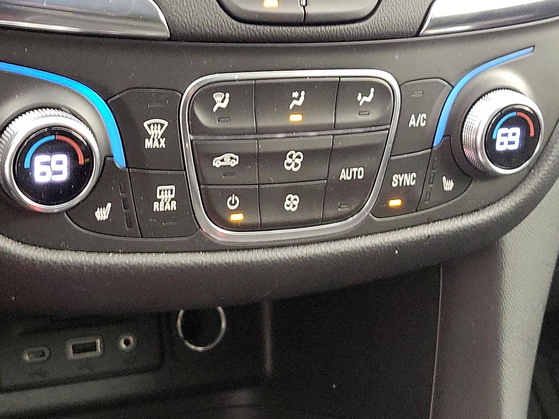 Thumbnail: 2022 Chevrolet Equinox - 17