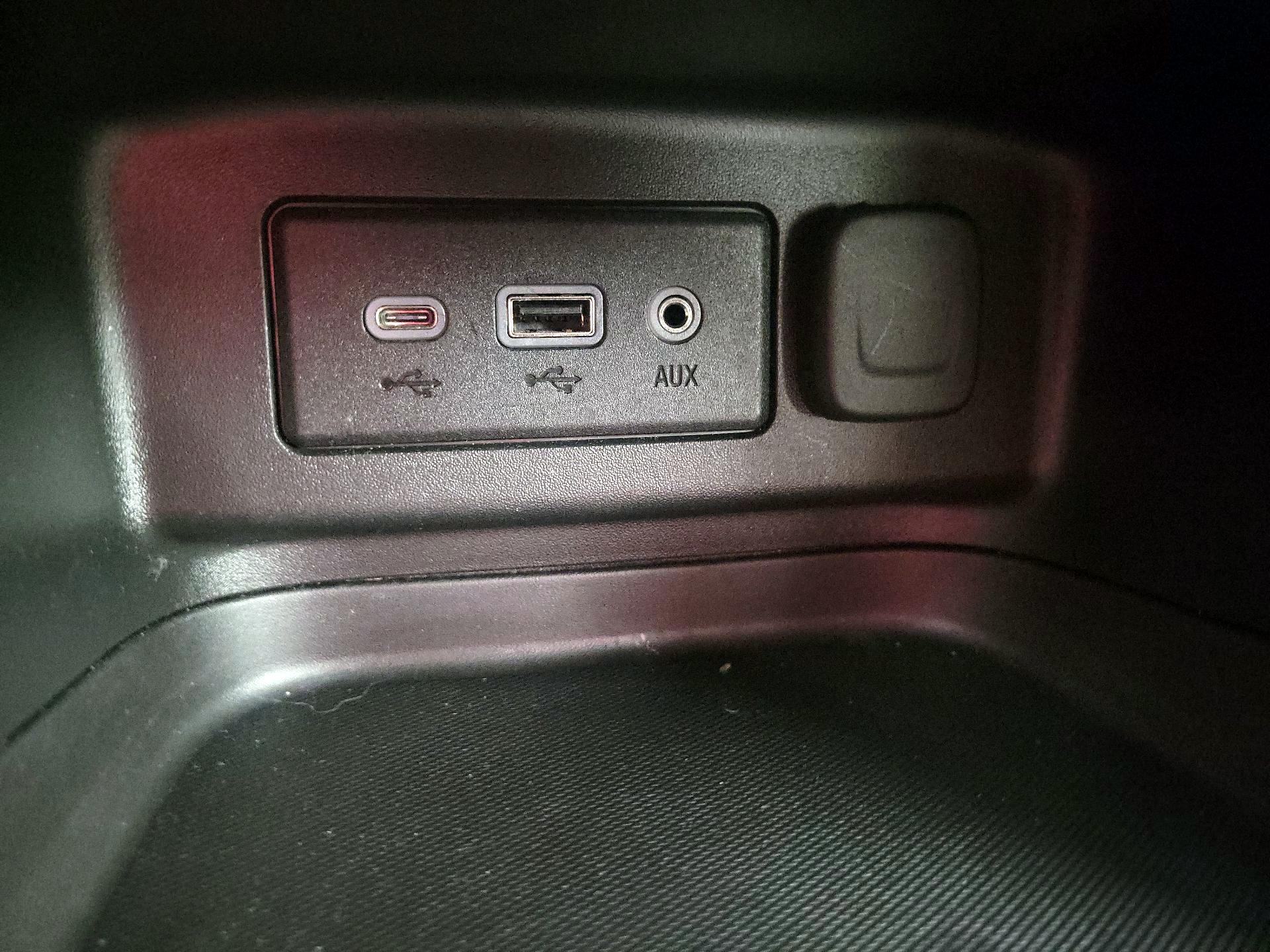 Thumbnail: 2022 Chevrolet Equinox - 18