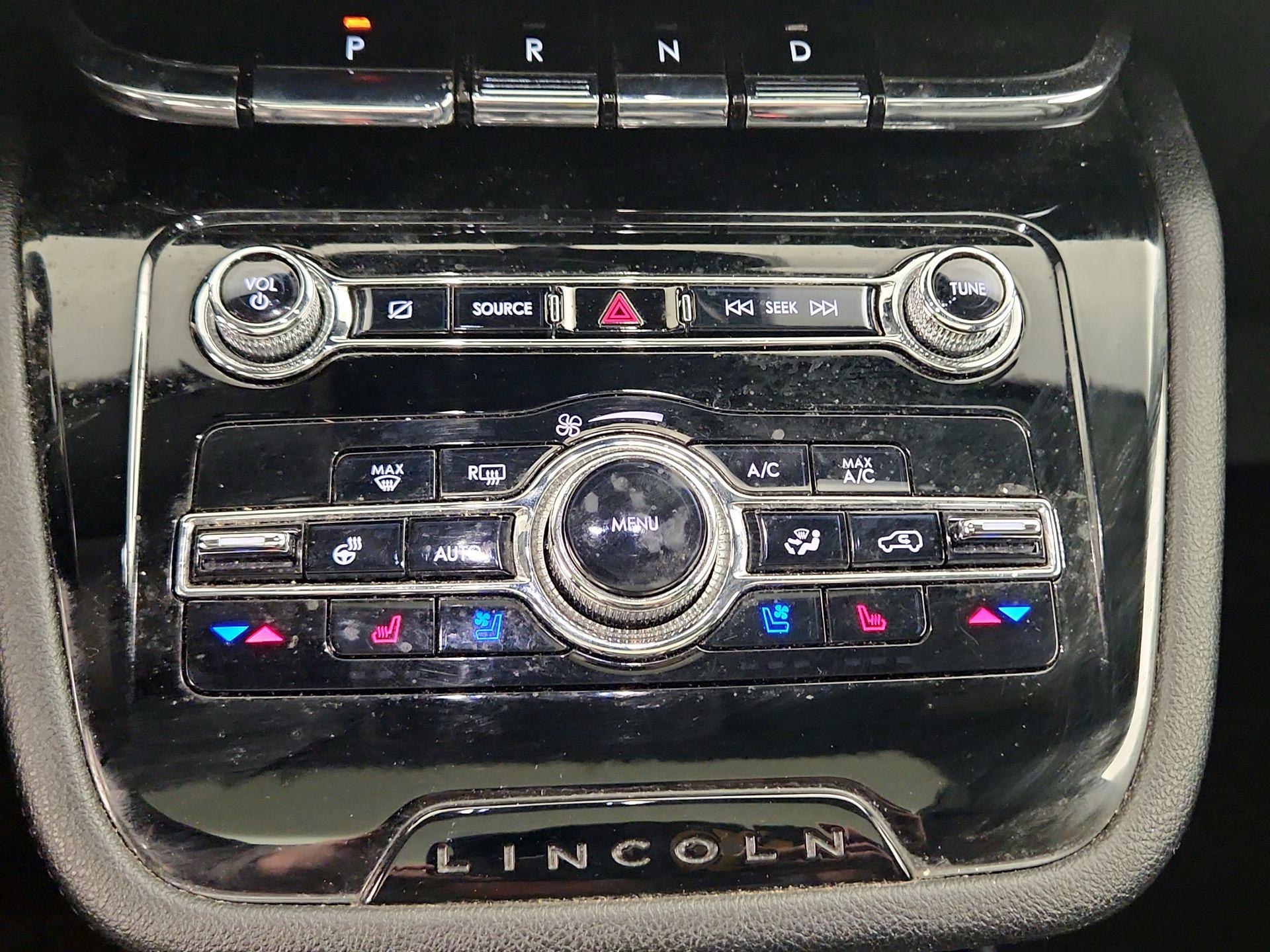 Thumbnail: 2022 Lincoln Corsair - 17