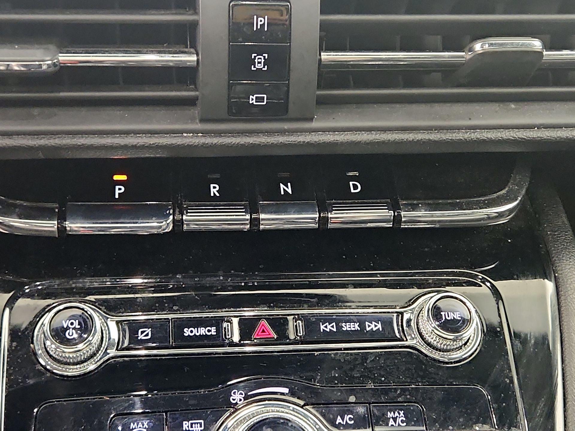 Thumbnail: 2022 Lincoln Corsair - 18