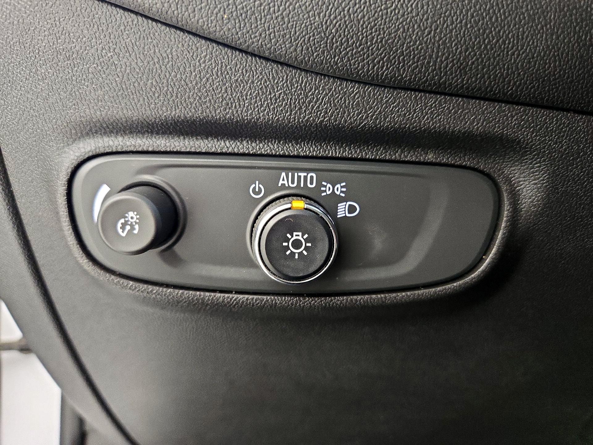 Thumbnail: 2022 Chevrolet Equinox - 13