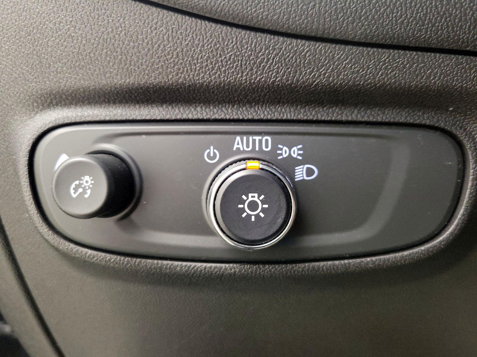 Thumbnail: 2022 Chevrolet Equinox - 13