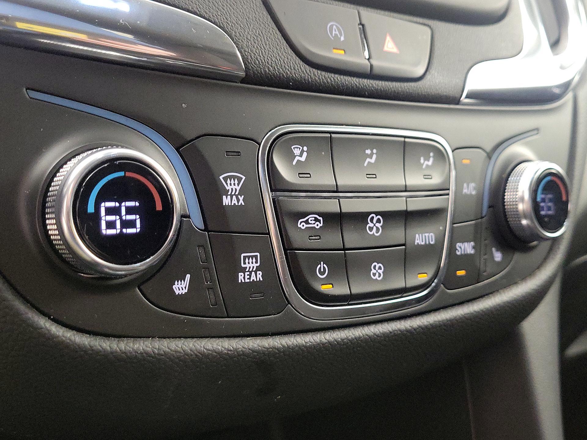 Thumbnail: 2022 Chevrolet Equinox - 16