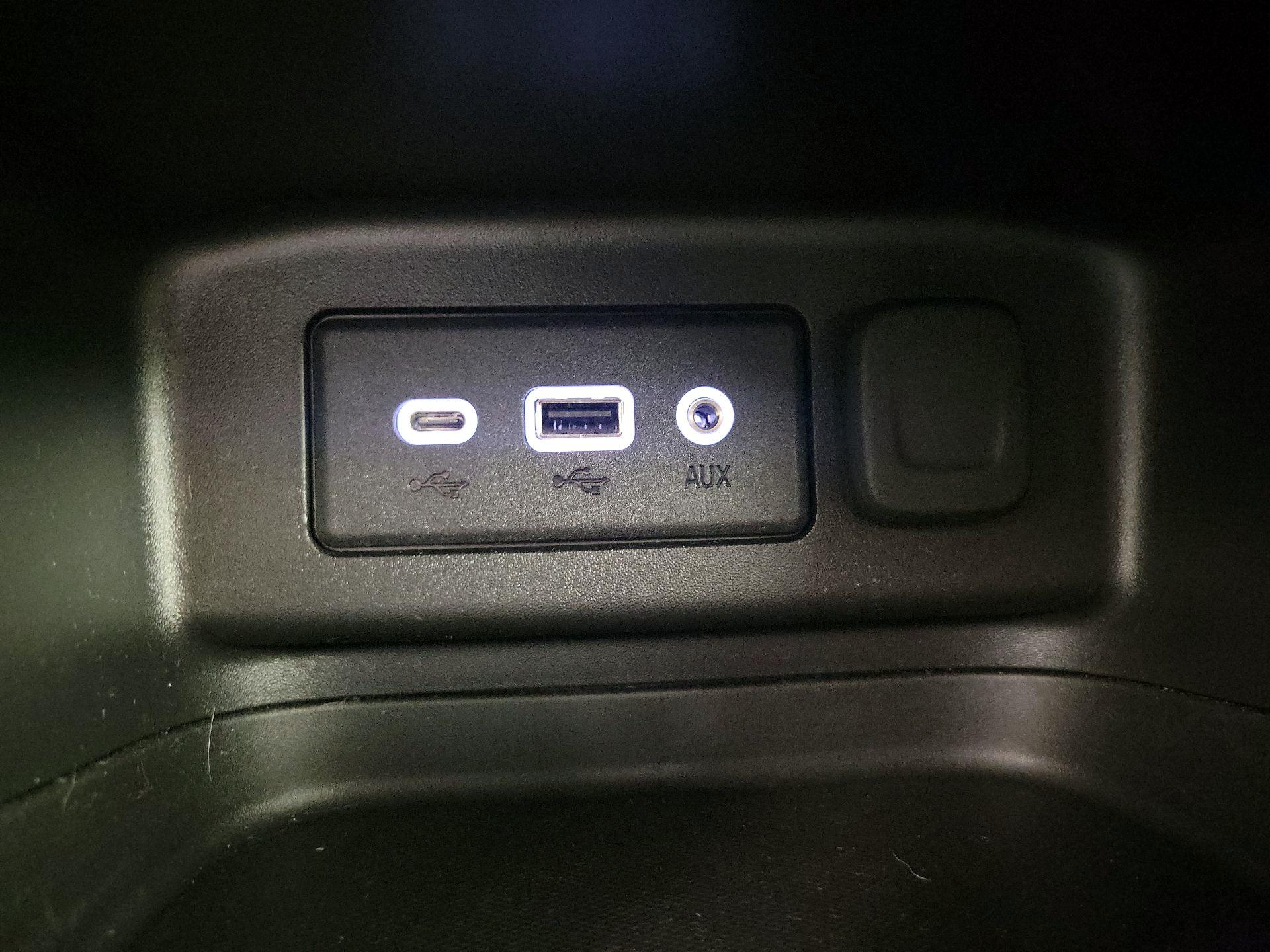 Thumbnail: 2022 Chevrolet Equinox - 18