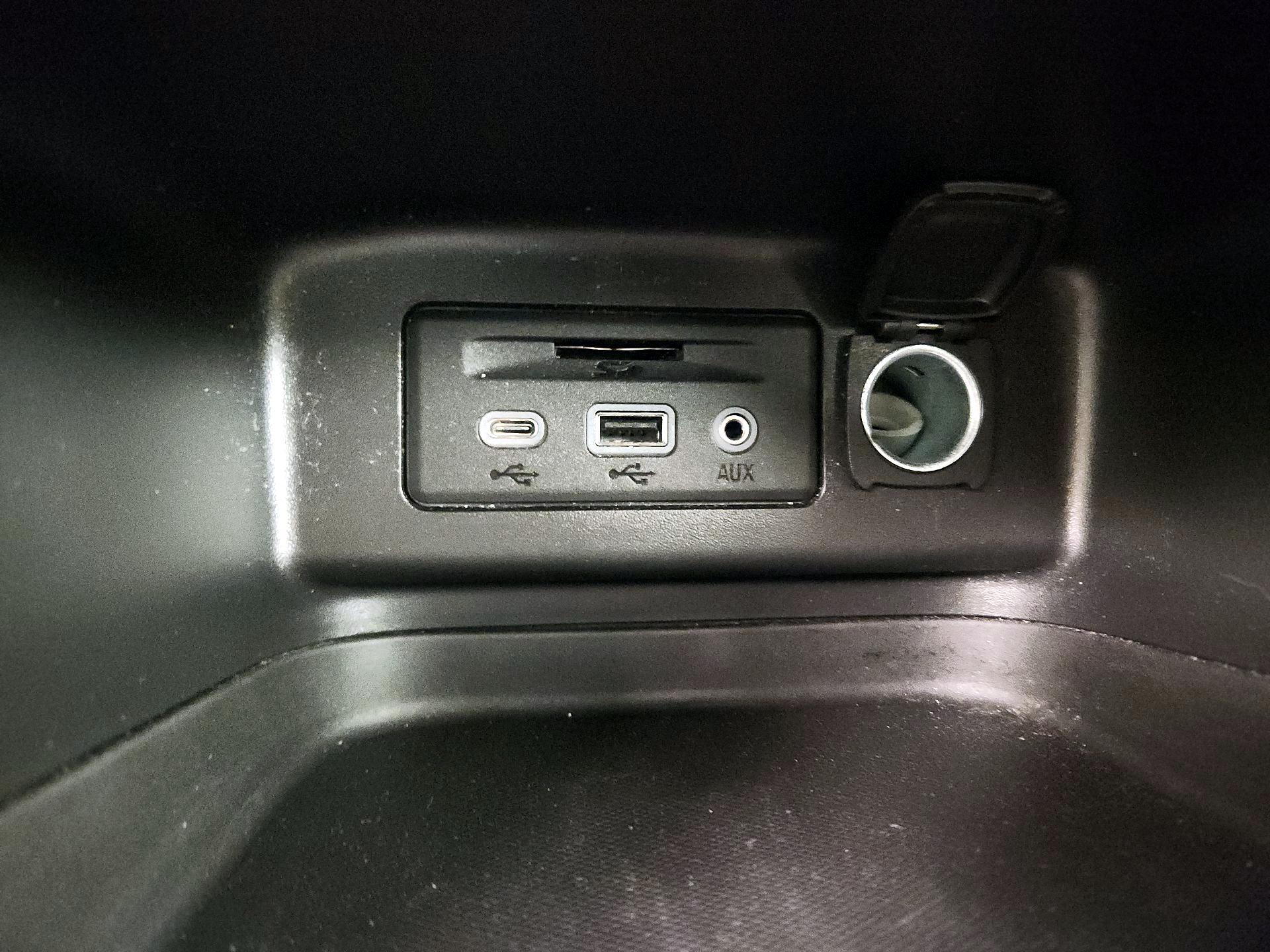 Thumbnail: 2023 Chevrolet Equinox - 18