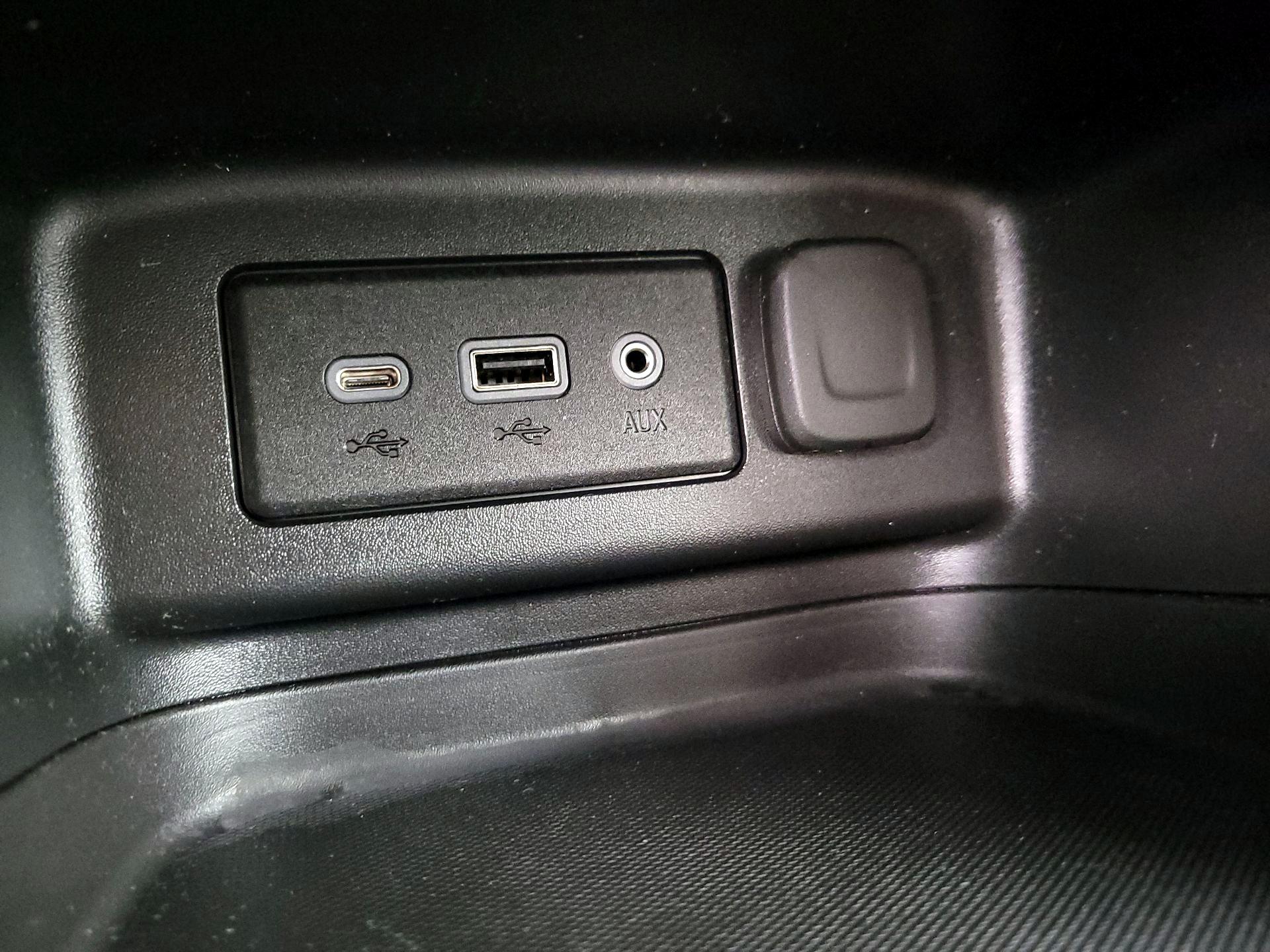 Thumbnail: 2022 Chevrolet Equinox - 18