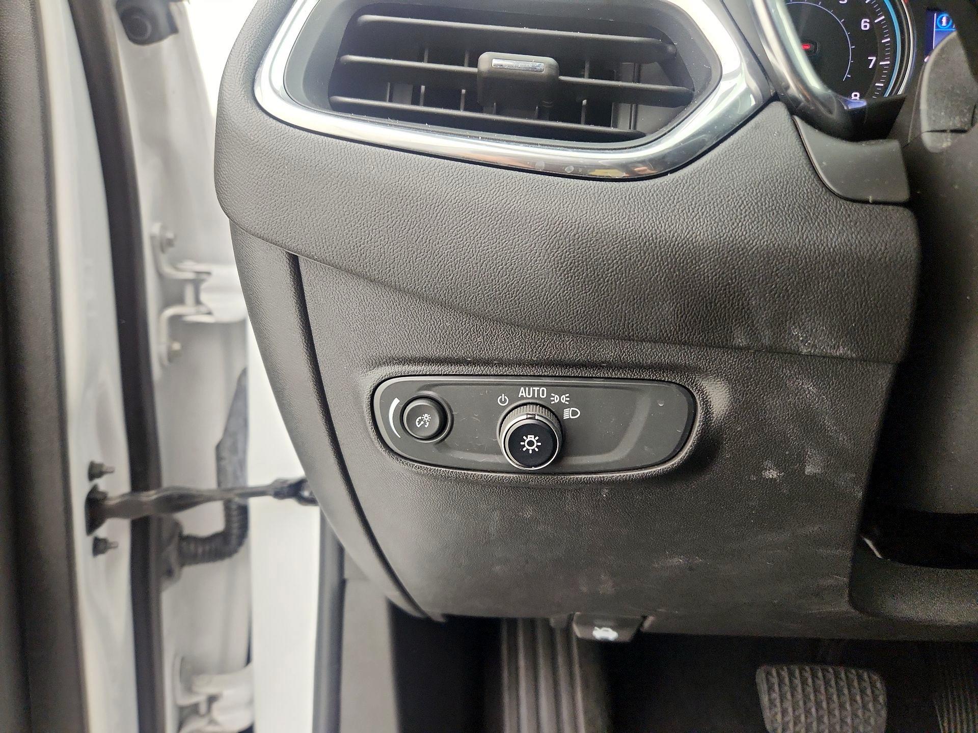 Thumbnail: 2022 Chevrolet Equinox - 13