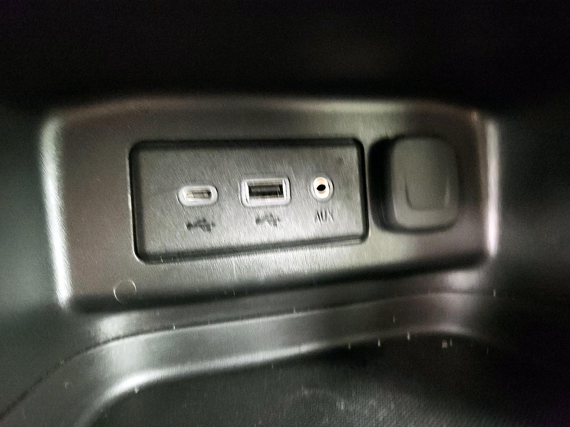 Thumbnail: 2022 Chevrolet Equinox - 18