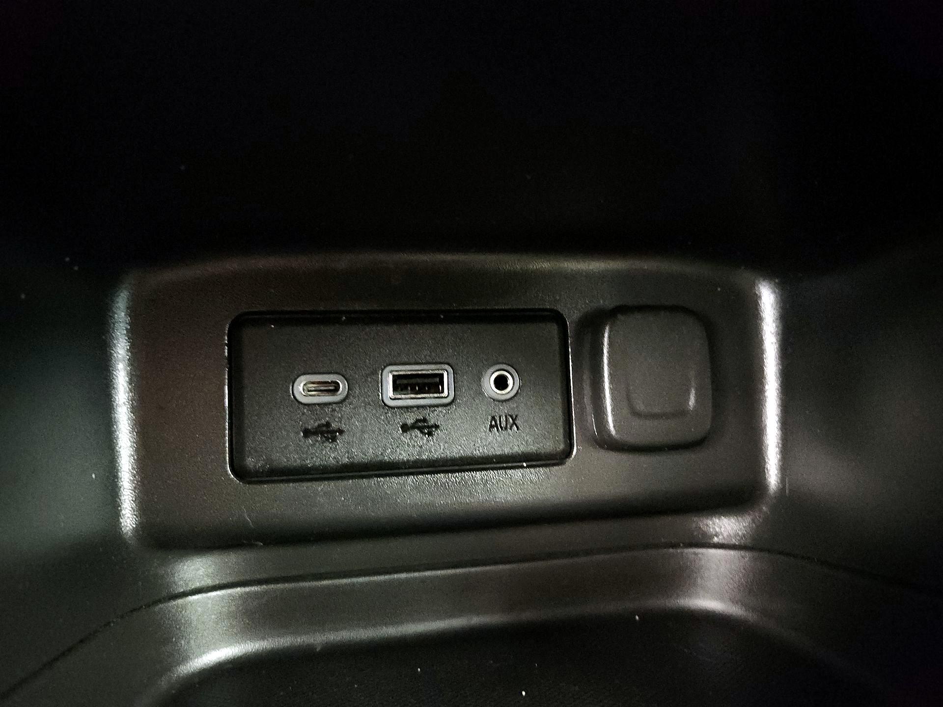 Thumbnail: 2022 Chevrolet Equinox - 18