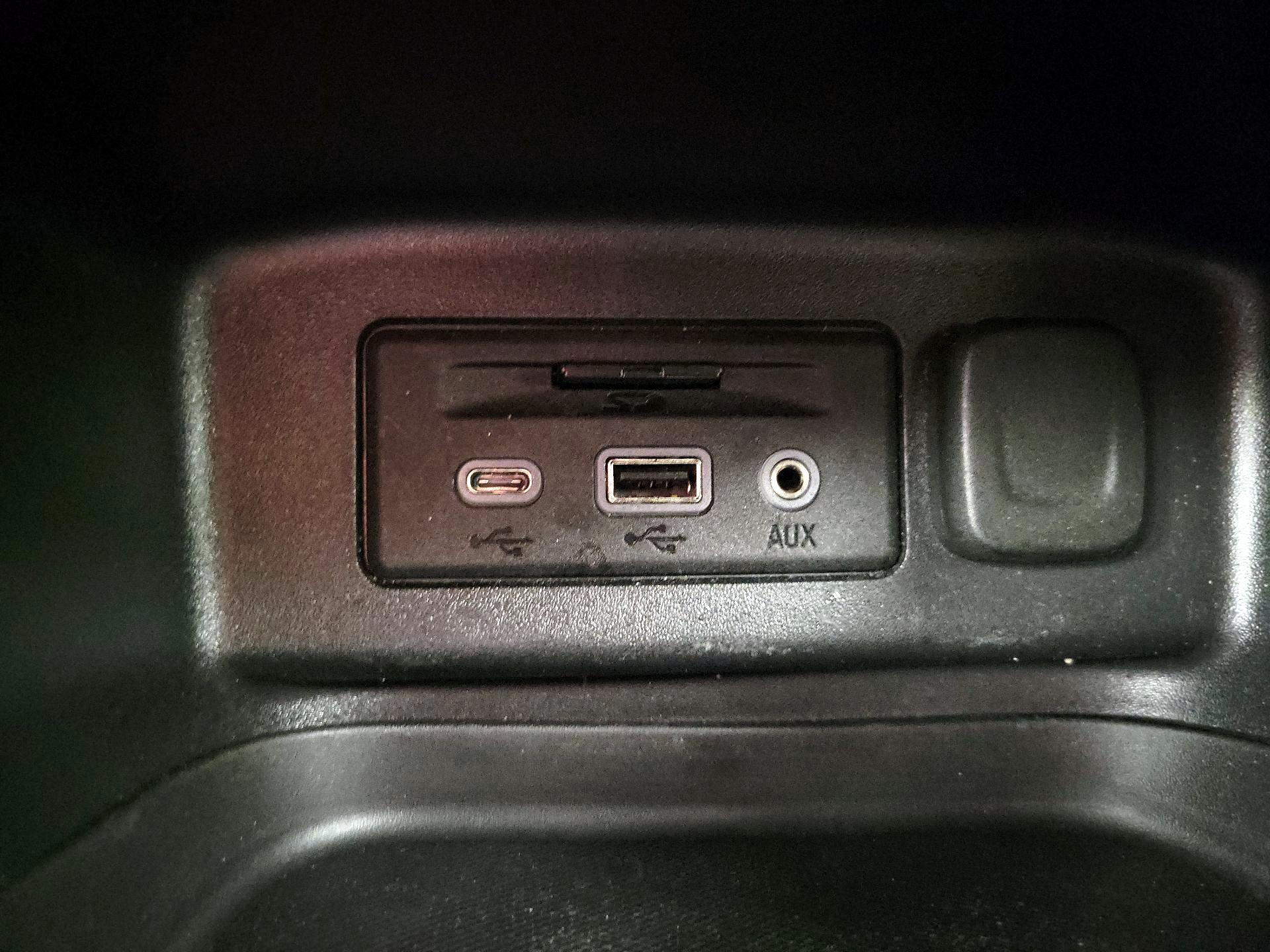 Thumbnail: 2023 Chevrolet Equinox - 18