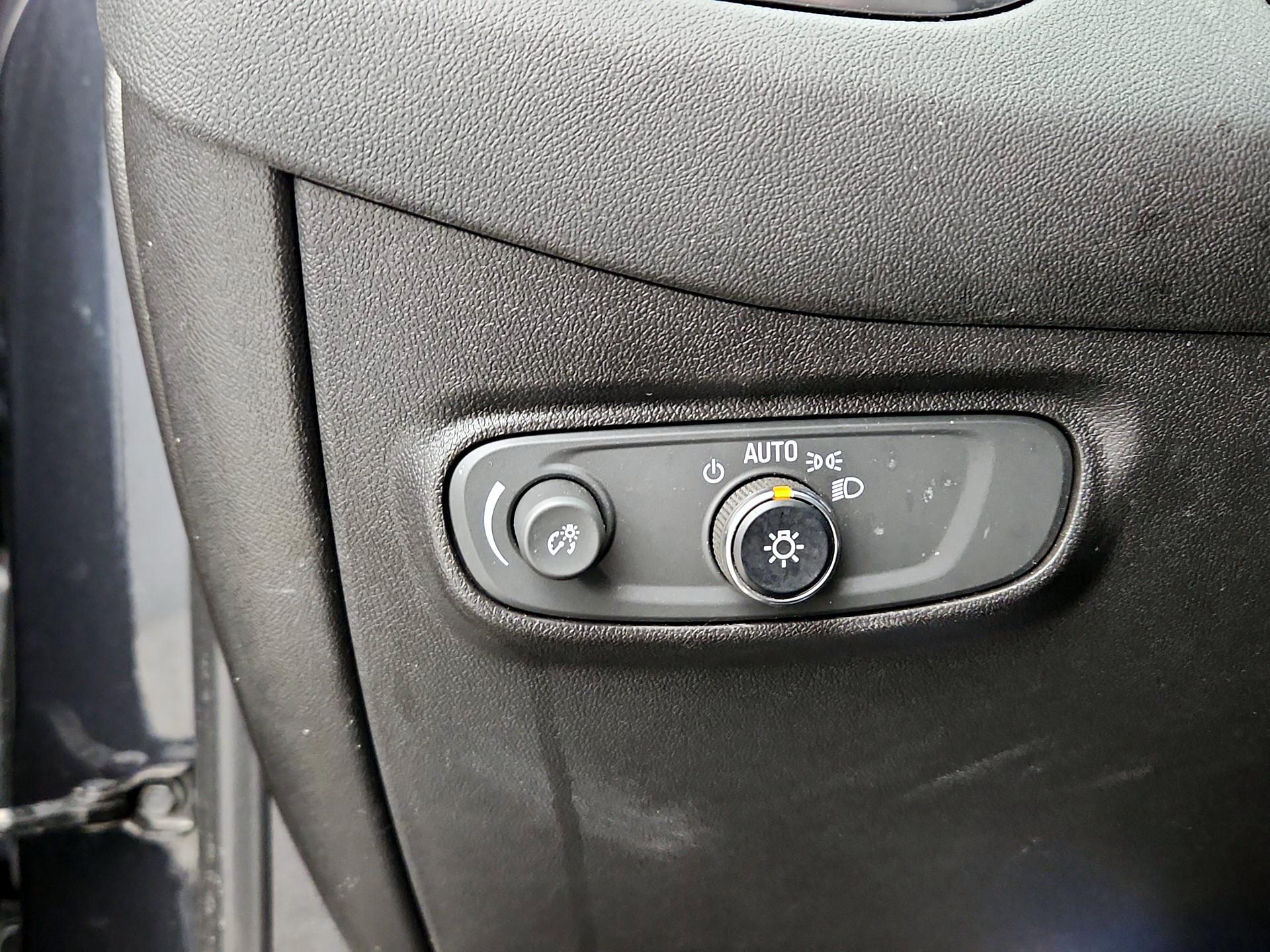 Thumbnail: 2022 Chevrolet Equinox - 13