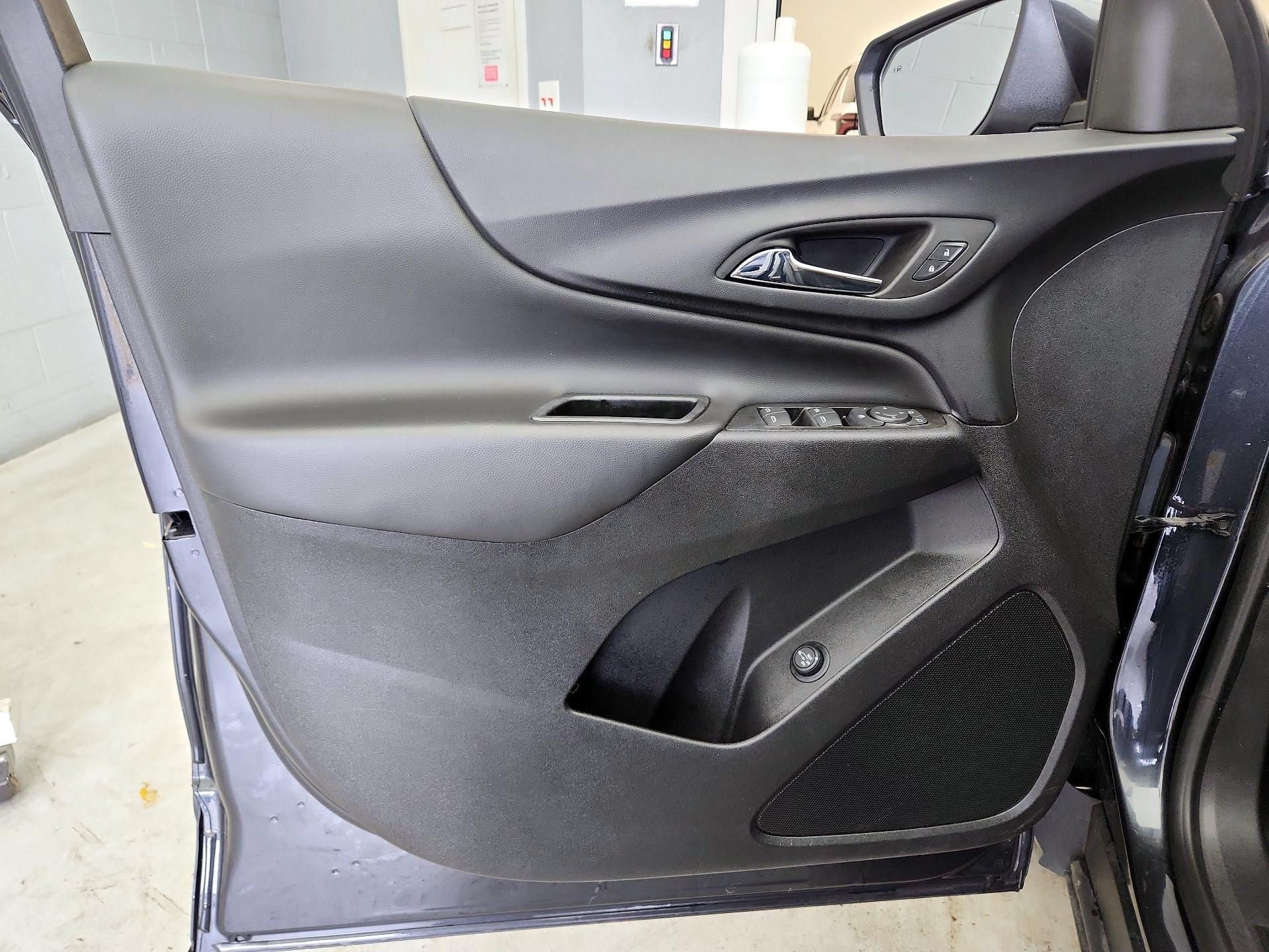 Thumbnail: 2022 Chevrolet Equinox - 12