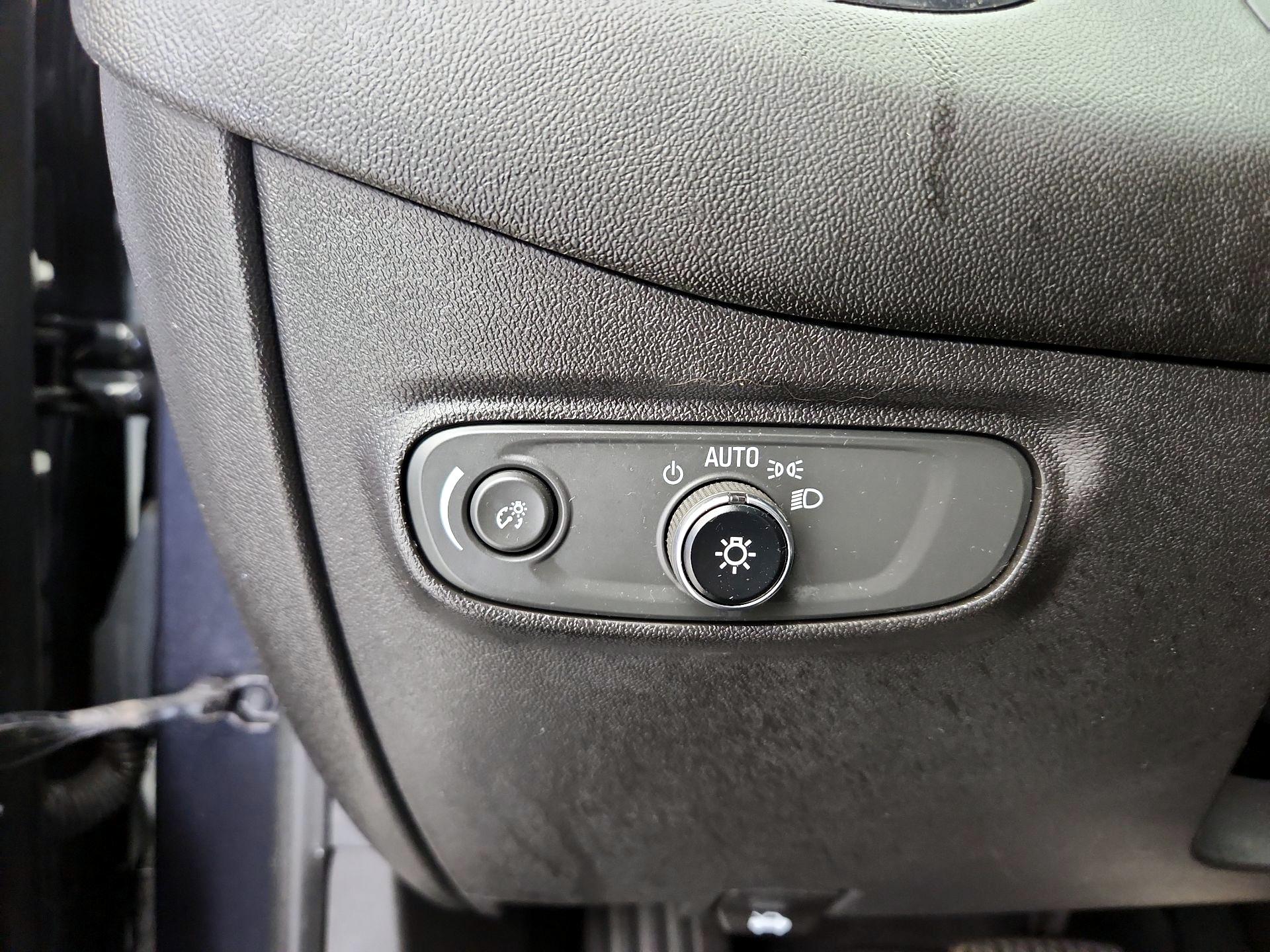 Thumbnail: 2022 Chevrolet Equinox - 13