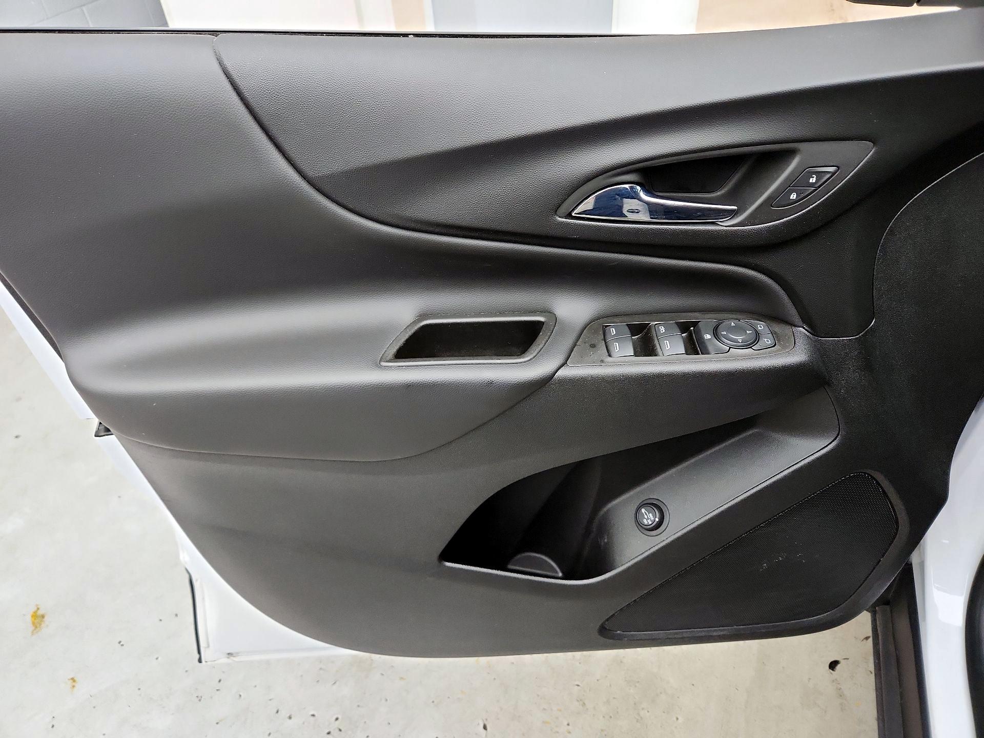 Thumbnail: 2022 Chevrolet Equinox - 12