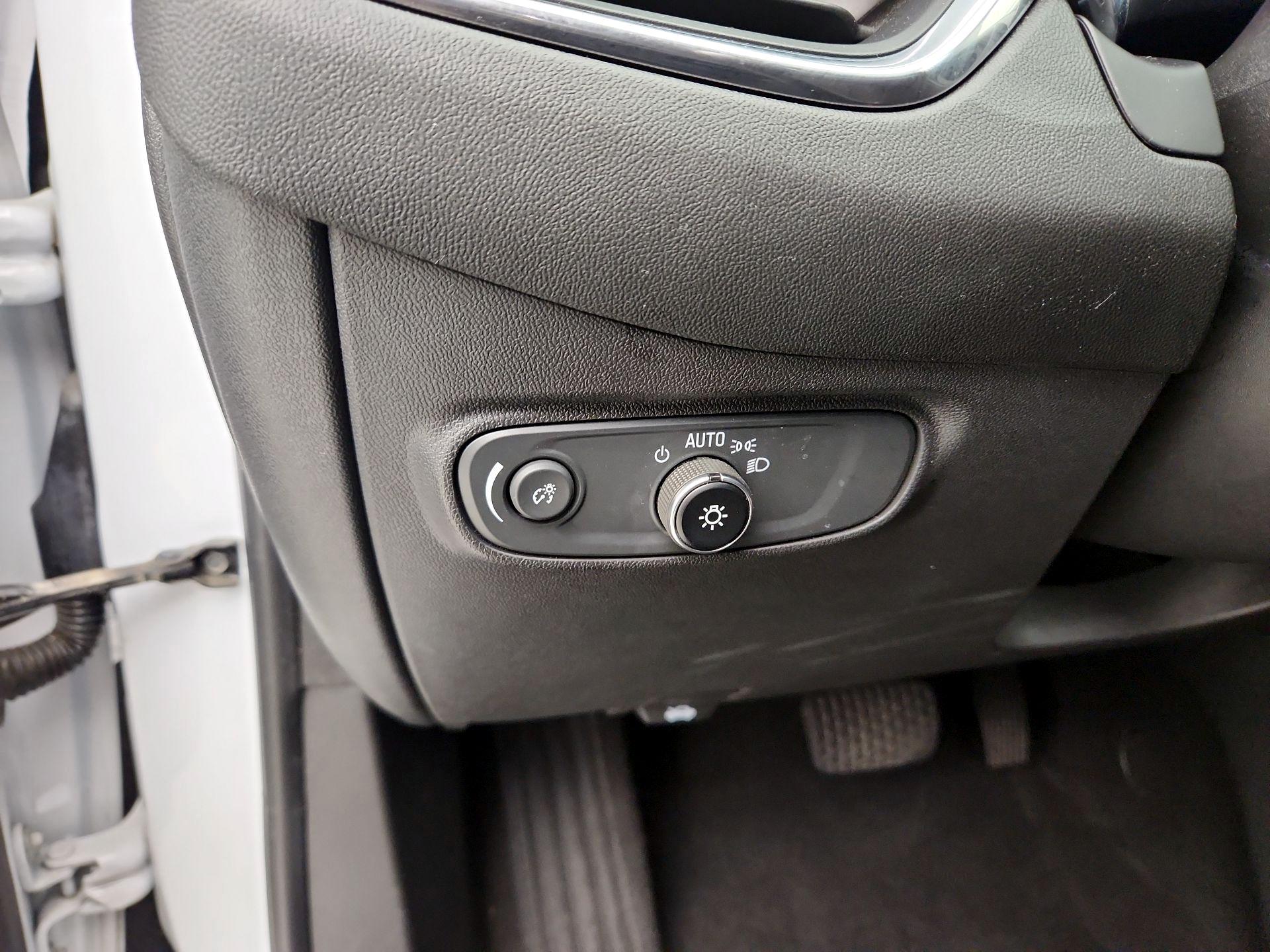 Thumbnail: 2022 Chevrolet Equinox - 13