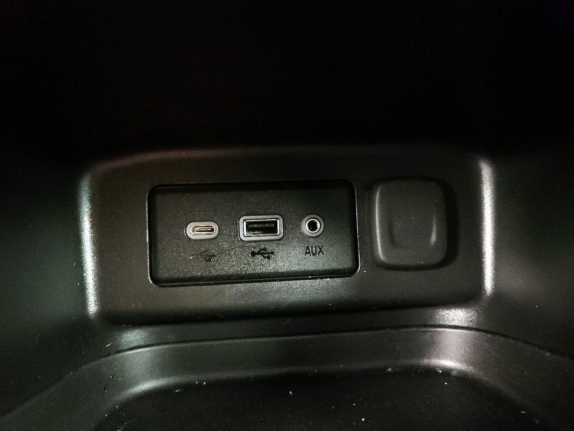 Thumbnail: 2022 Chevrolet Equinox - 18