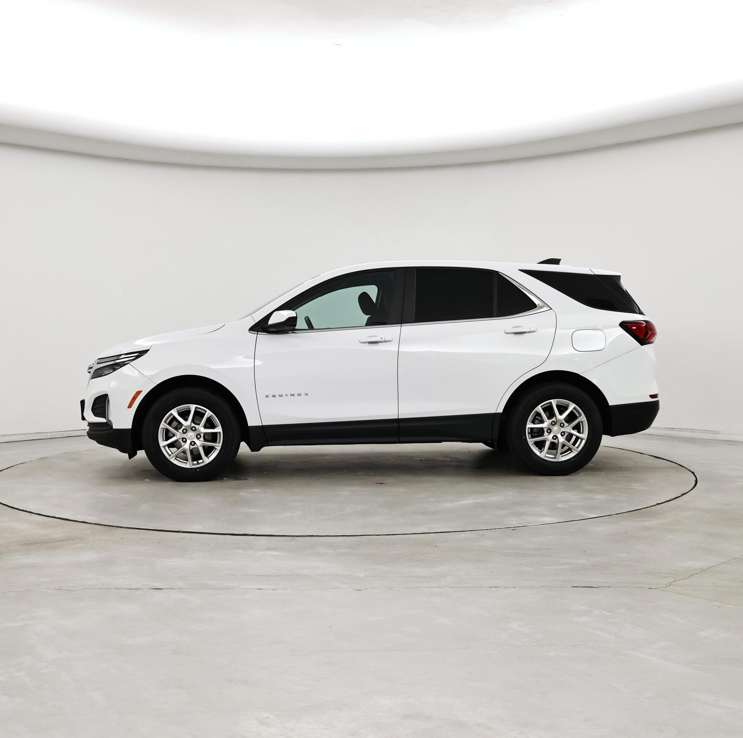 Thumbnail: 2022 Chevrolet Equinox - 3