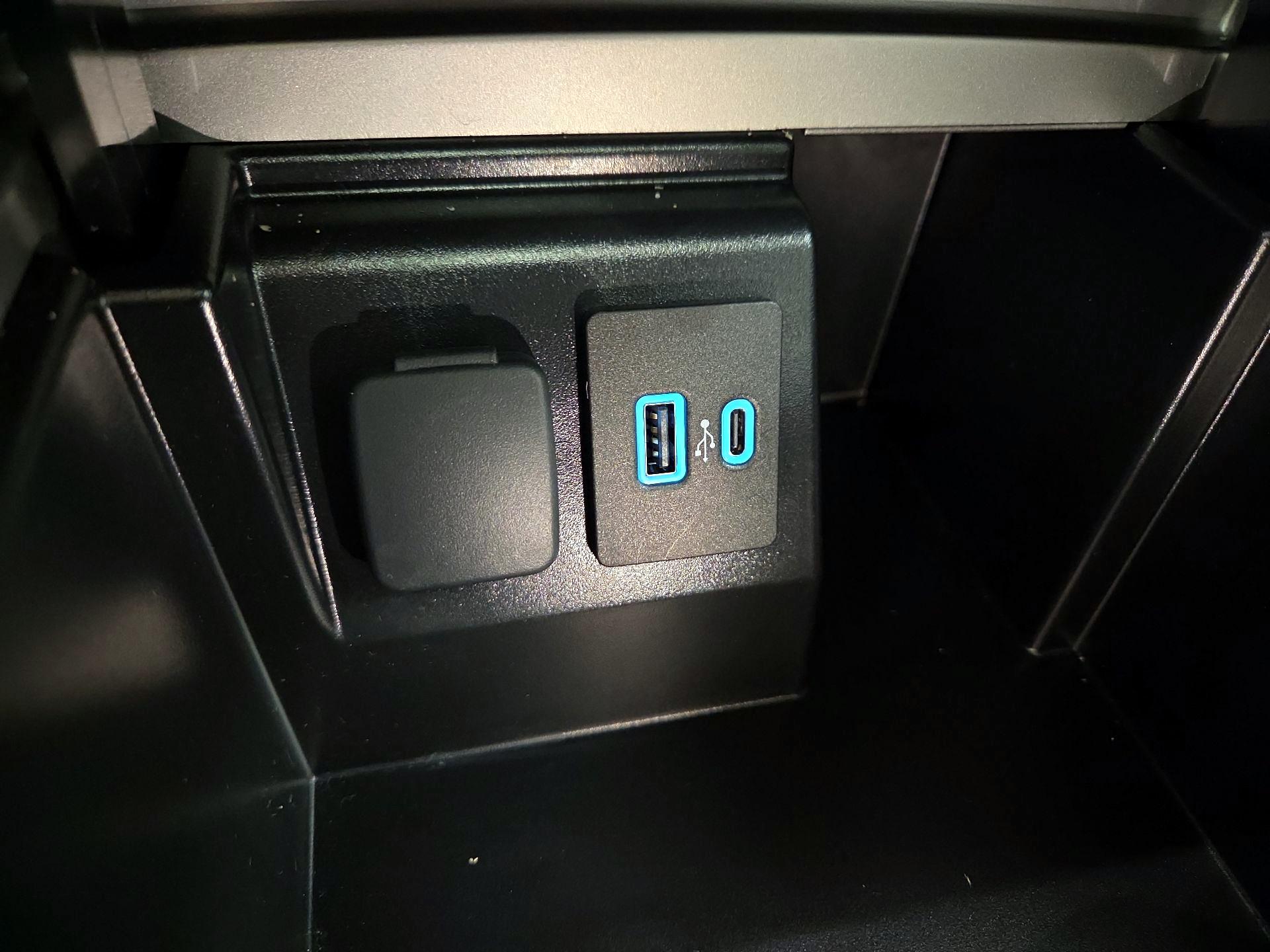 Thumbnail: 2023 Ford Explorer - 19