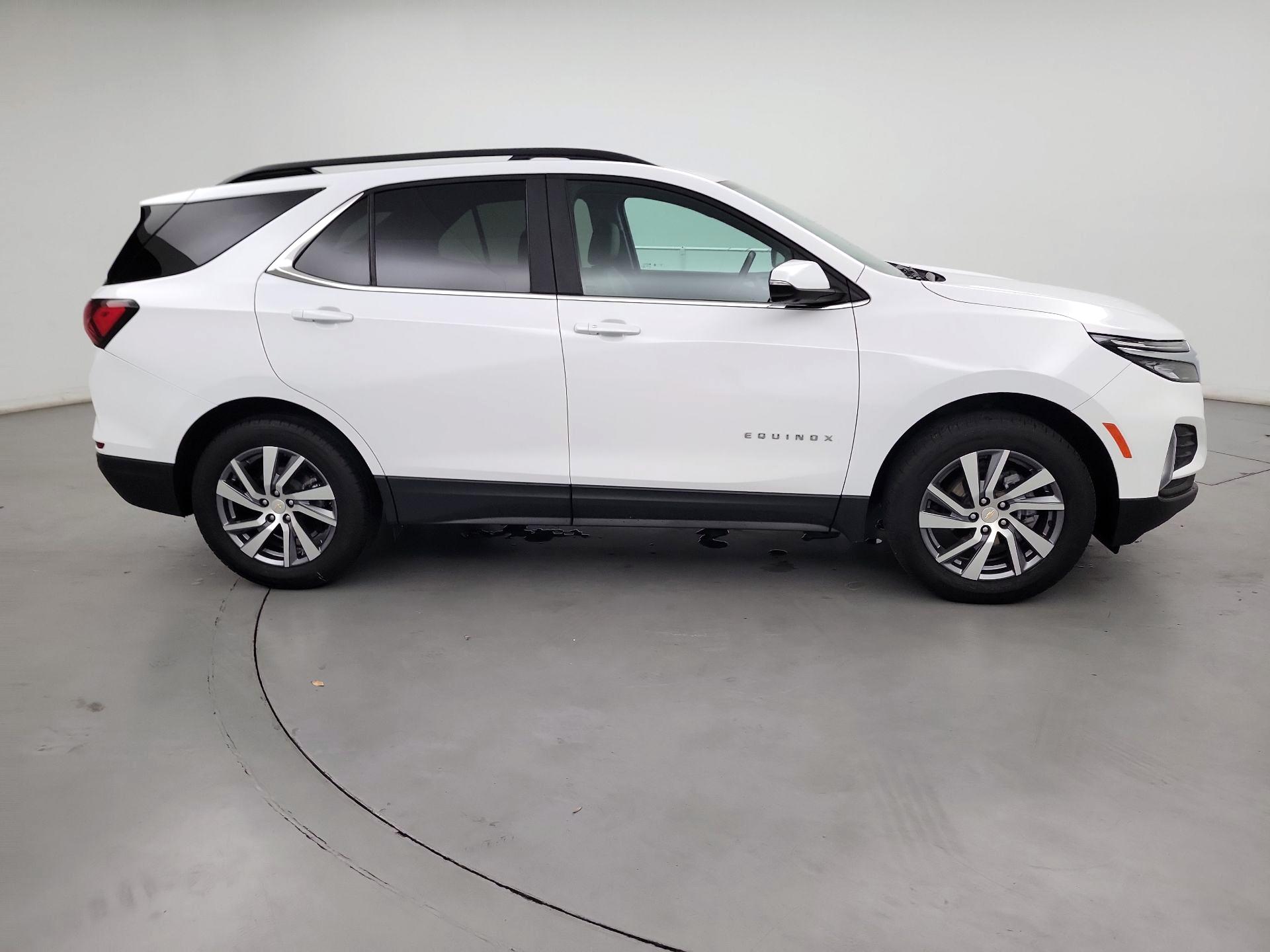 Thumbnail: 2022 Chevrolet Equinox - 4