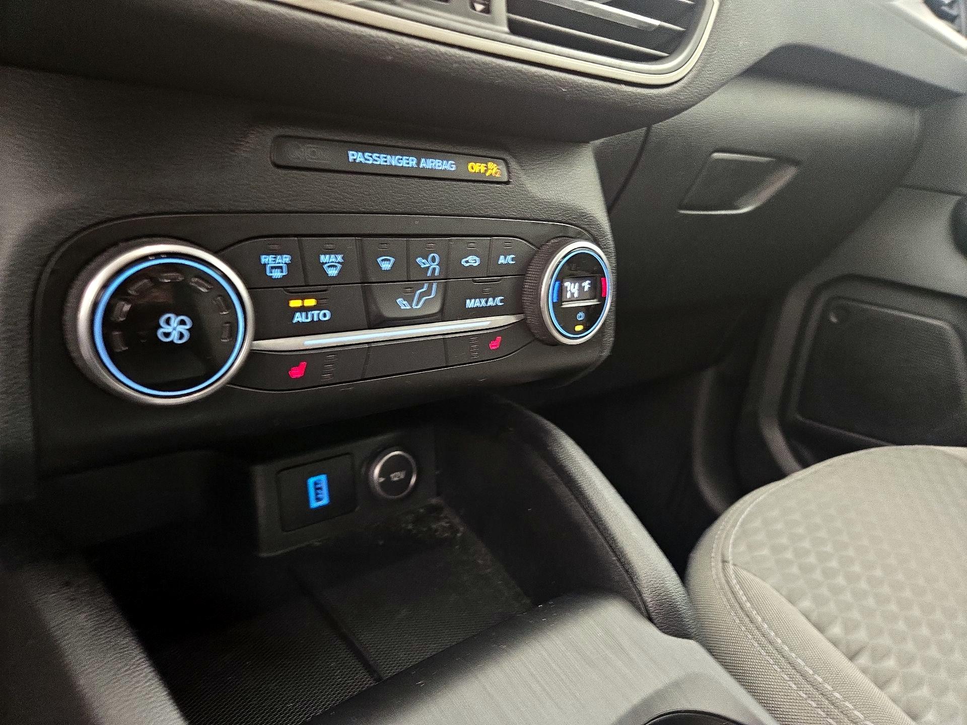 Thumbnail: 2020 Ford Escape - 16