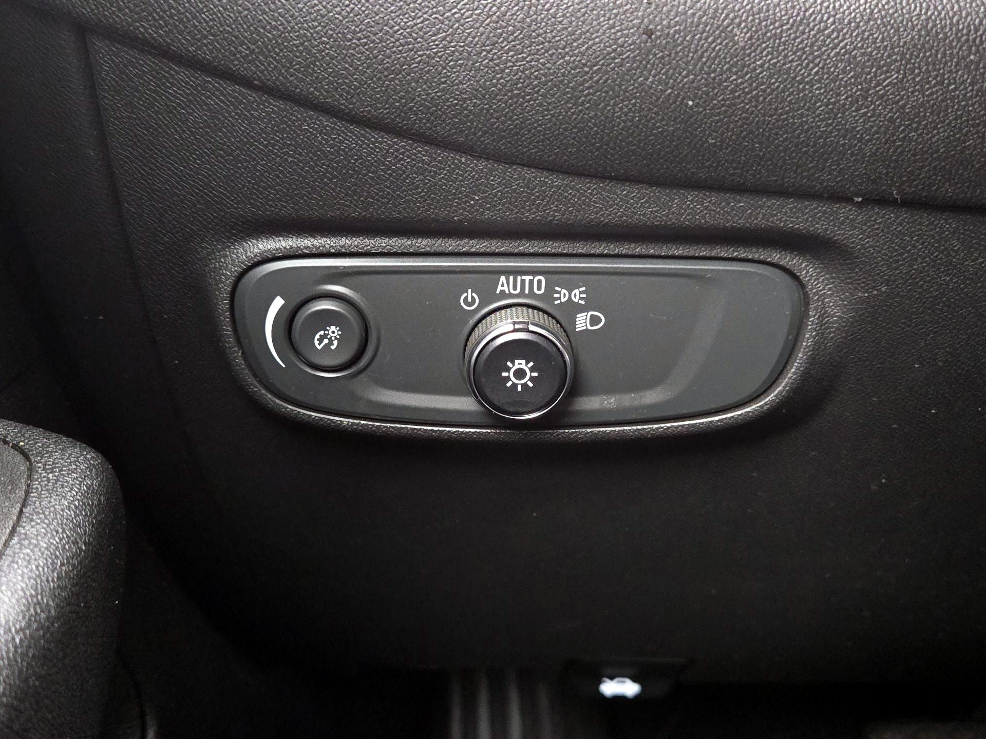 Thumbnail: 2022 Chevrolet Equinox - 13