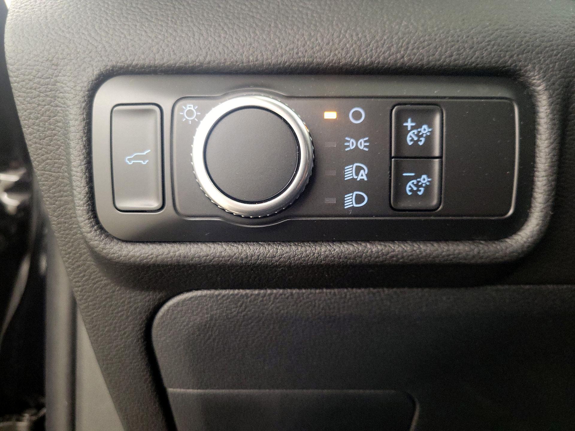 Thumbnail: 2022 Ford Explorer - 13