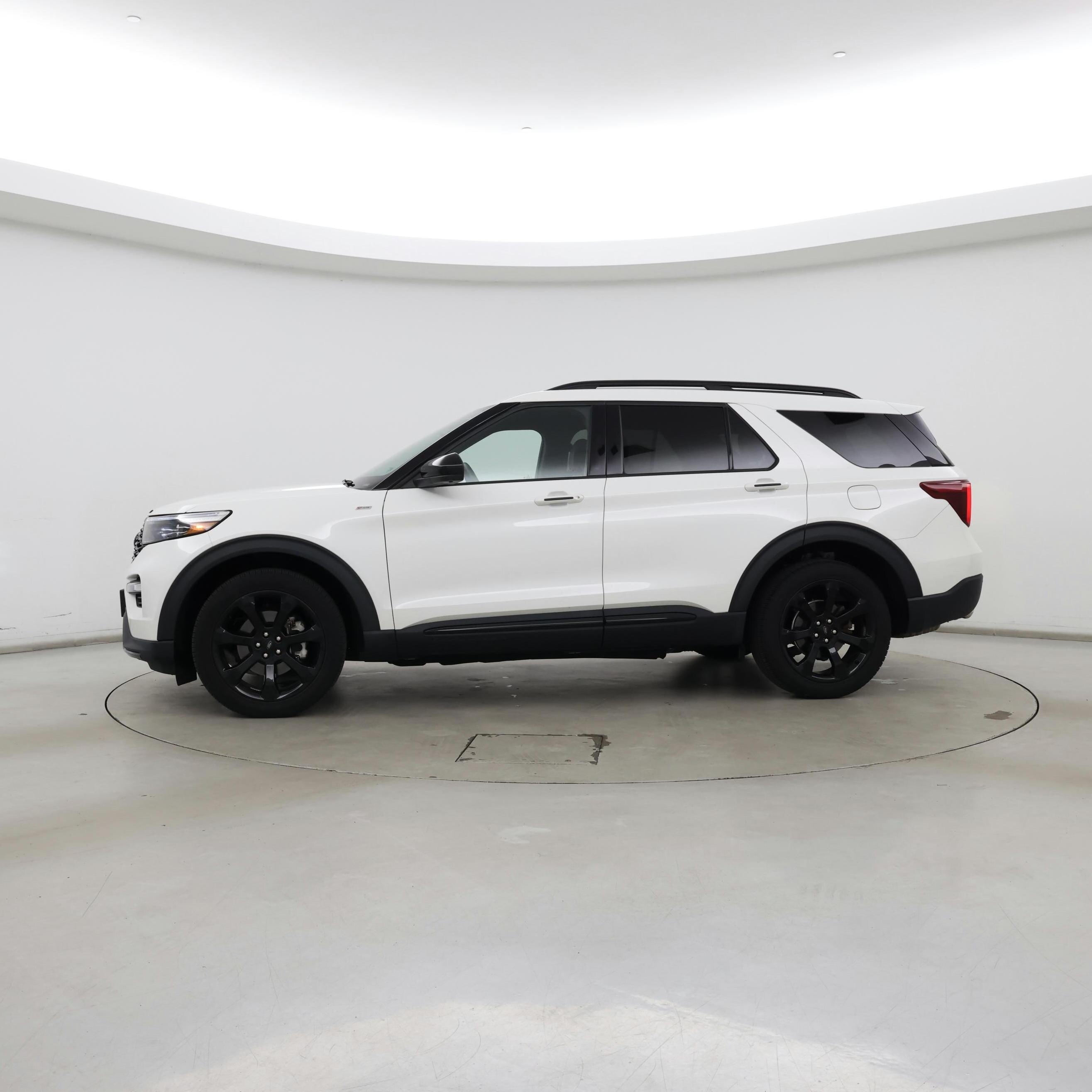 Thumbnail: 2023 Ford Explorer - 3