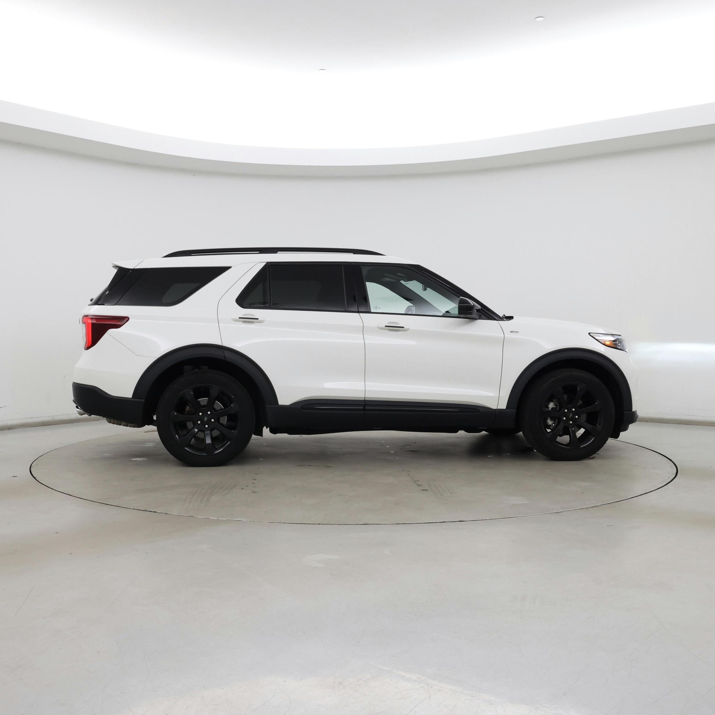 Thumbnail: 2023 Ford Explorer - 7