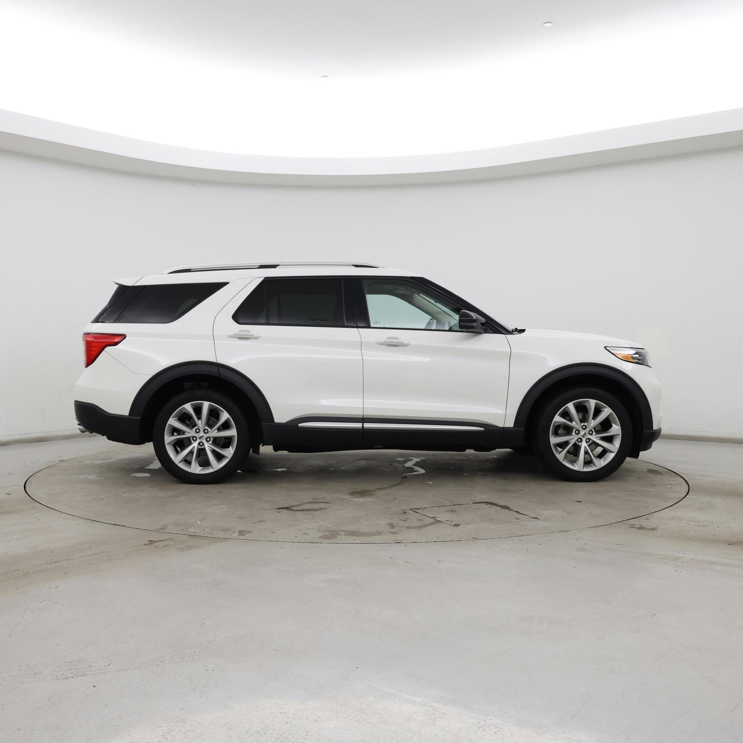 Thumbnail: 2022 Ford Explorer - 7