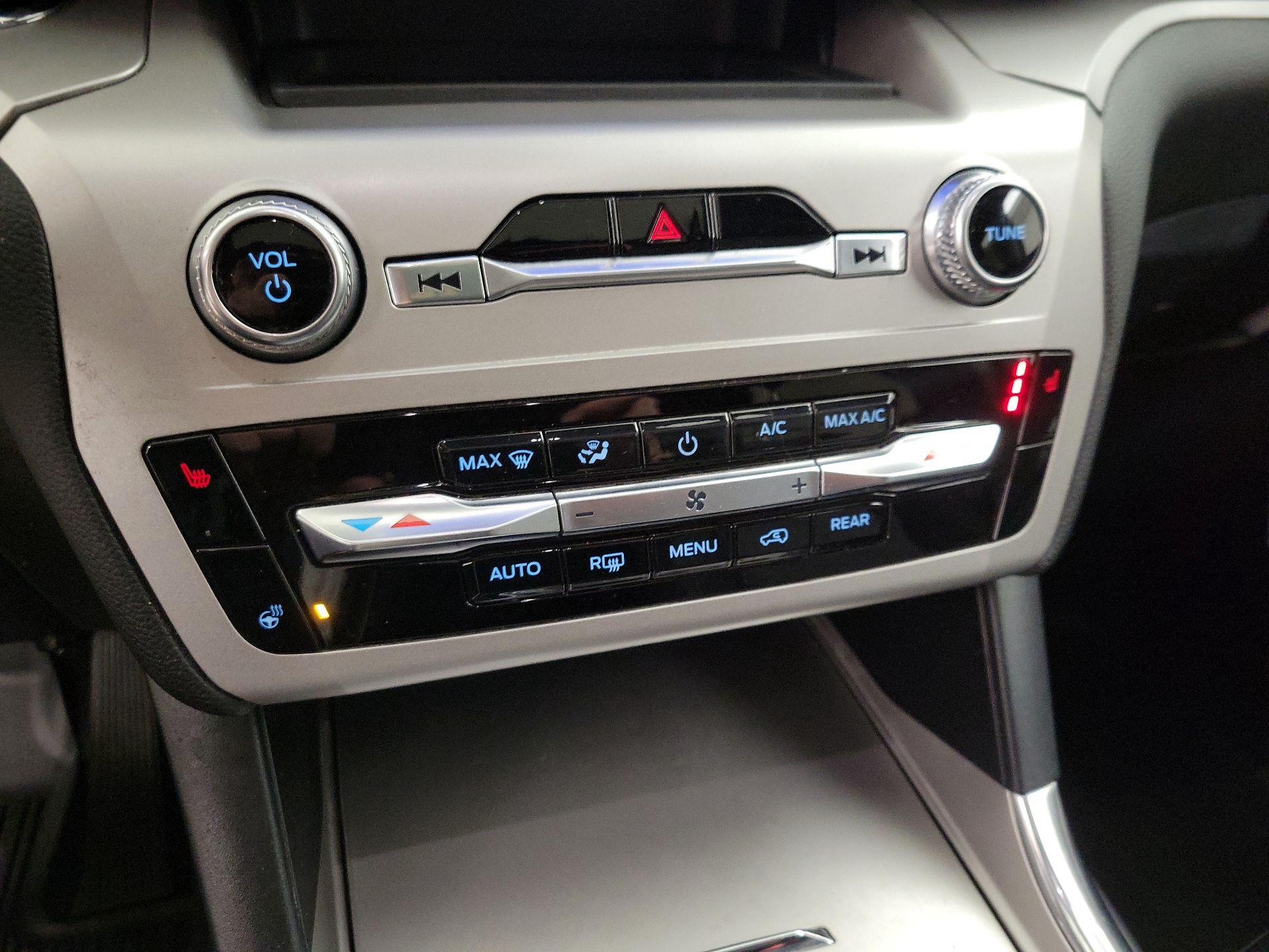 Thumbnail: 2022 Ford Explorer - 17