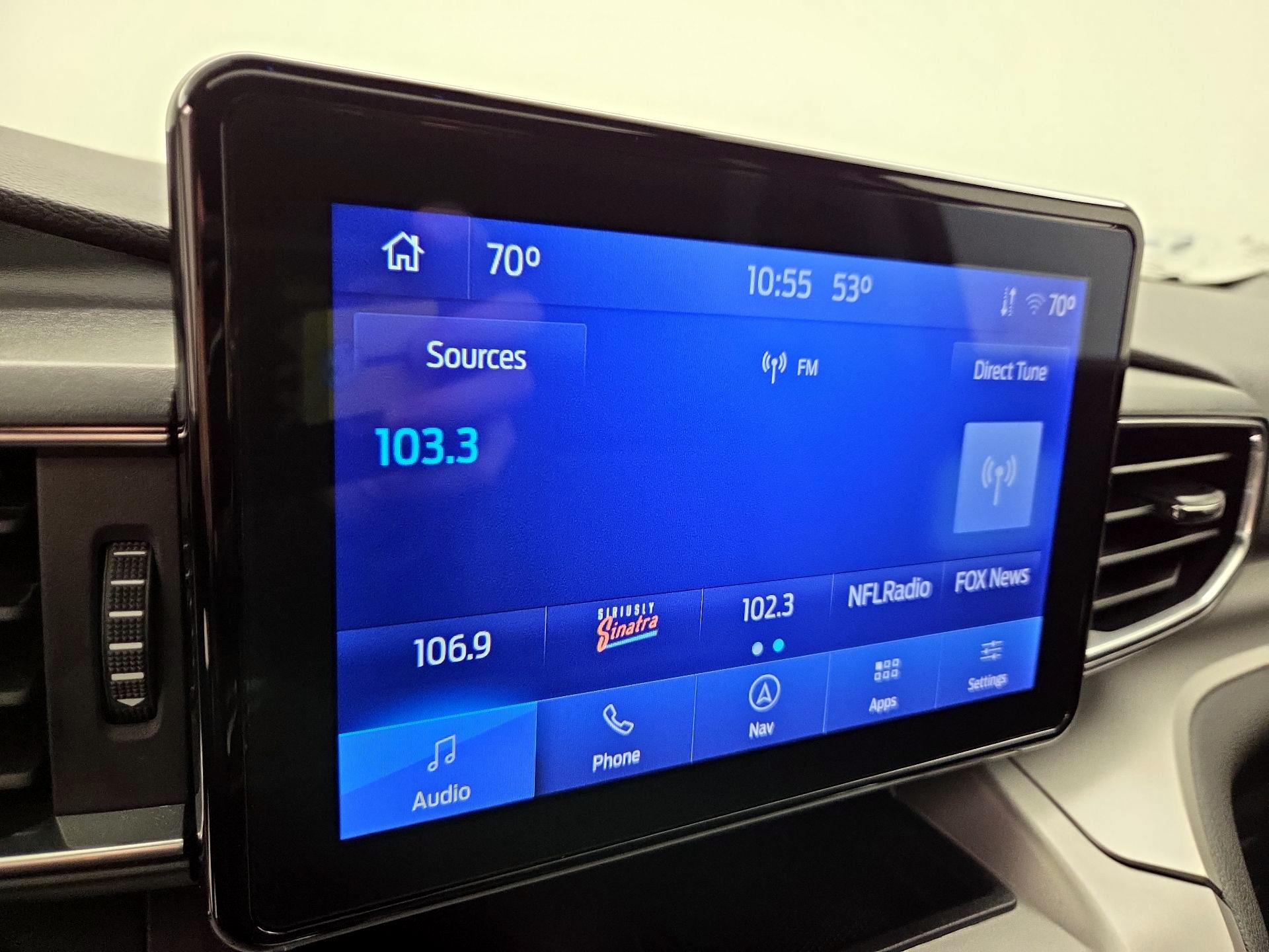 Thumbnail: 2022 Ford Explorer - 16