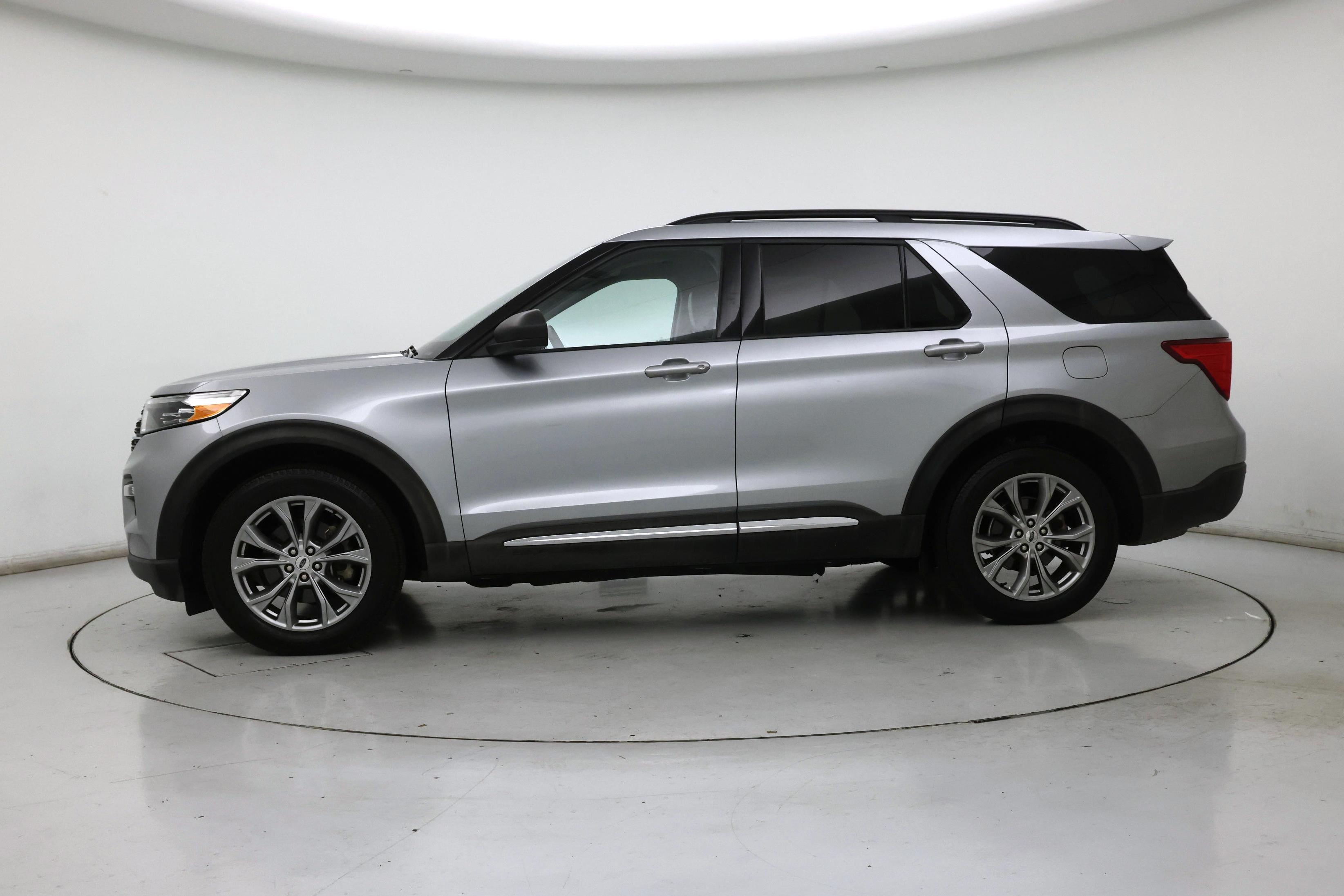 Thumbnail: 2022 Ford Explorer - 3