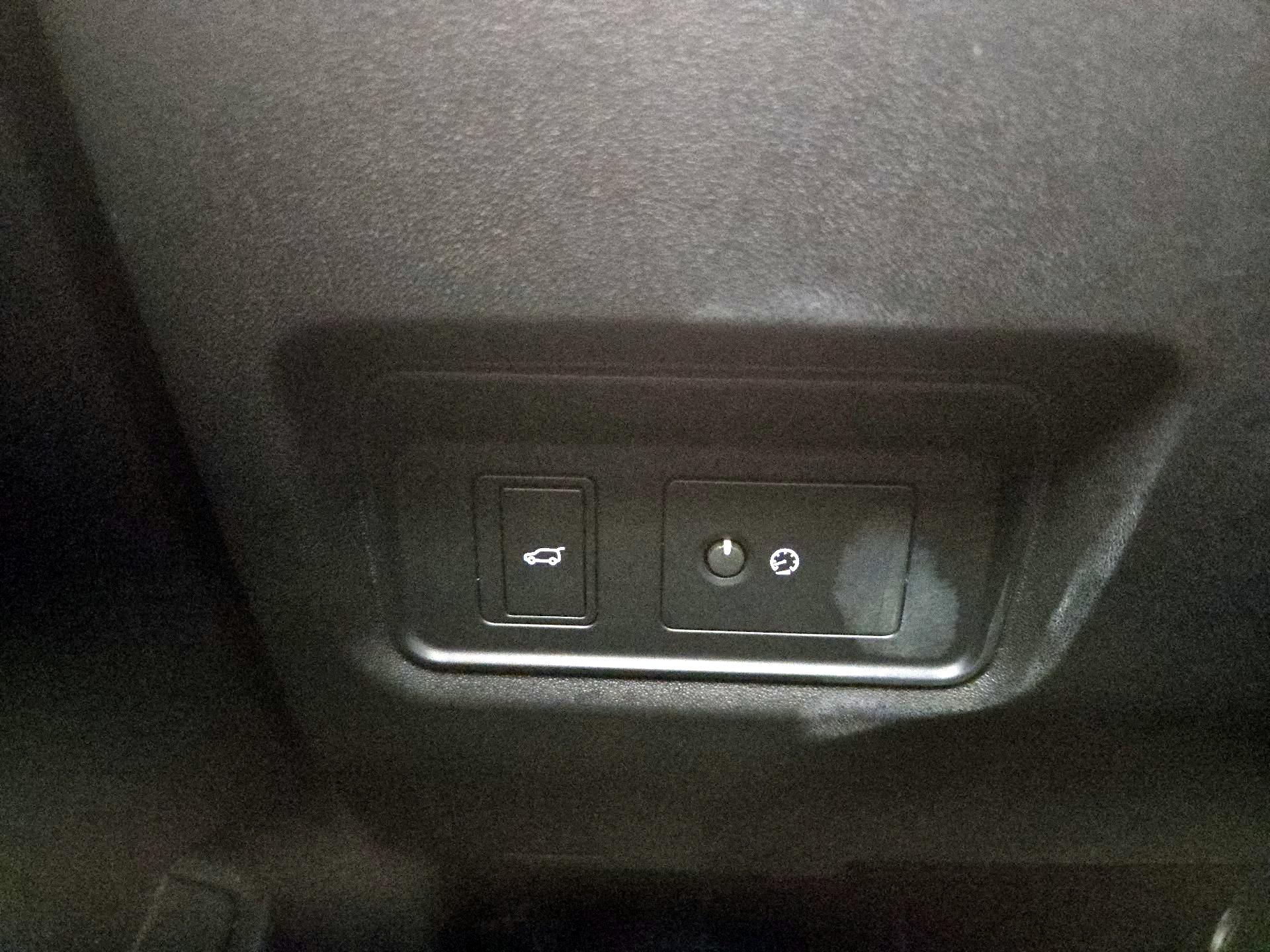 Thumbnail: 2022 Jaguar E-Pace - 13