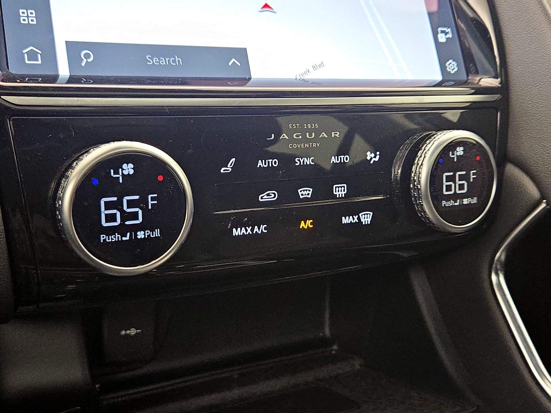 Thumbnail: 2022 Jaguar E-Pace - 17