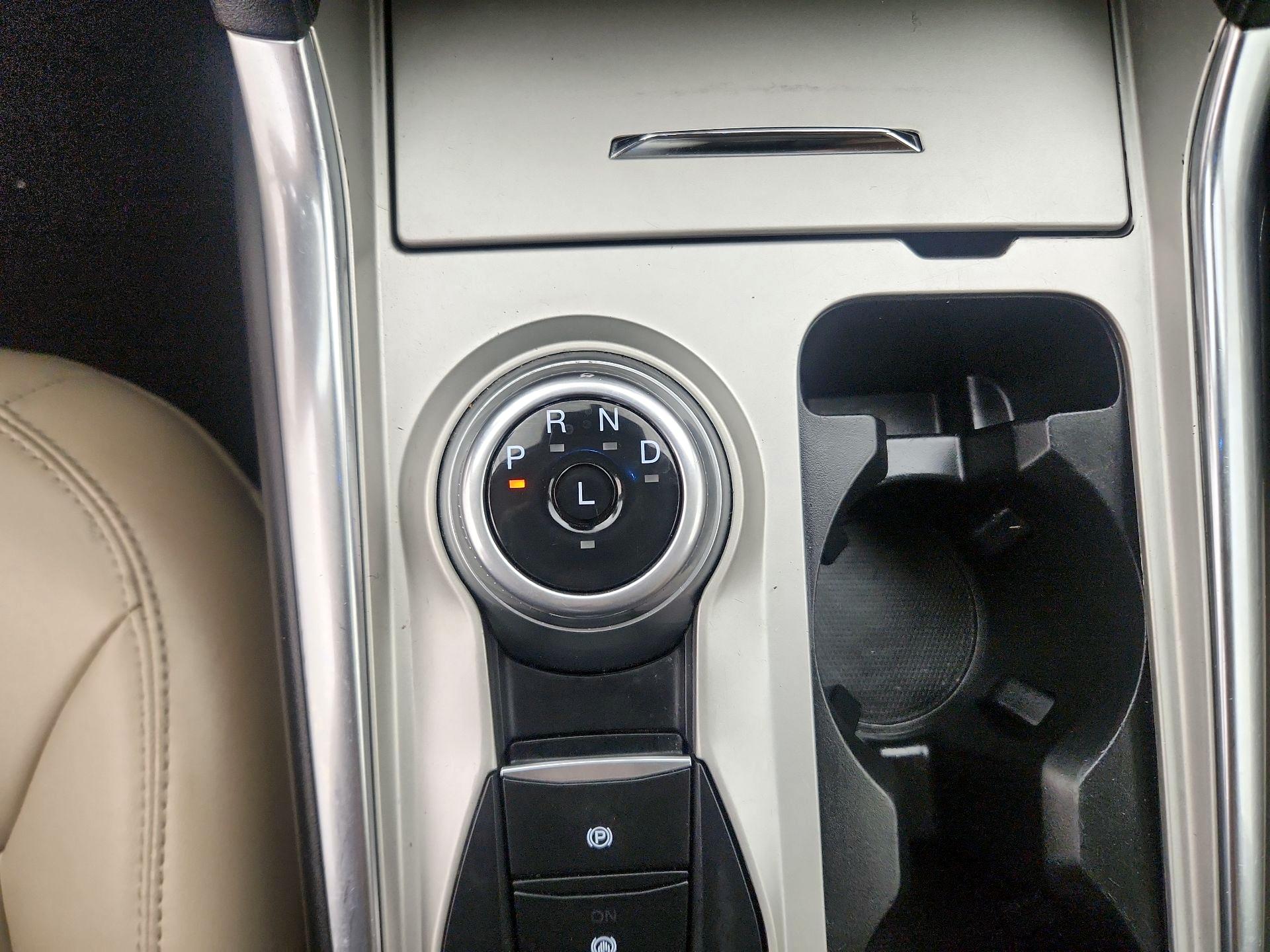 Thumbnail: 2022 Ford Explorer - 17