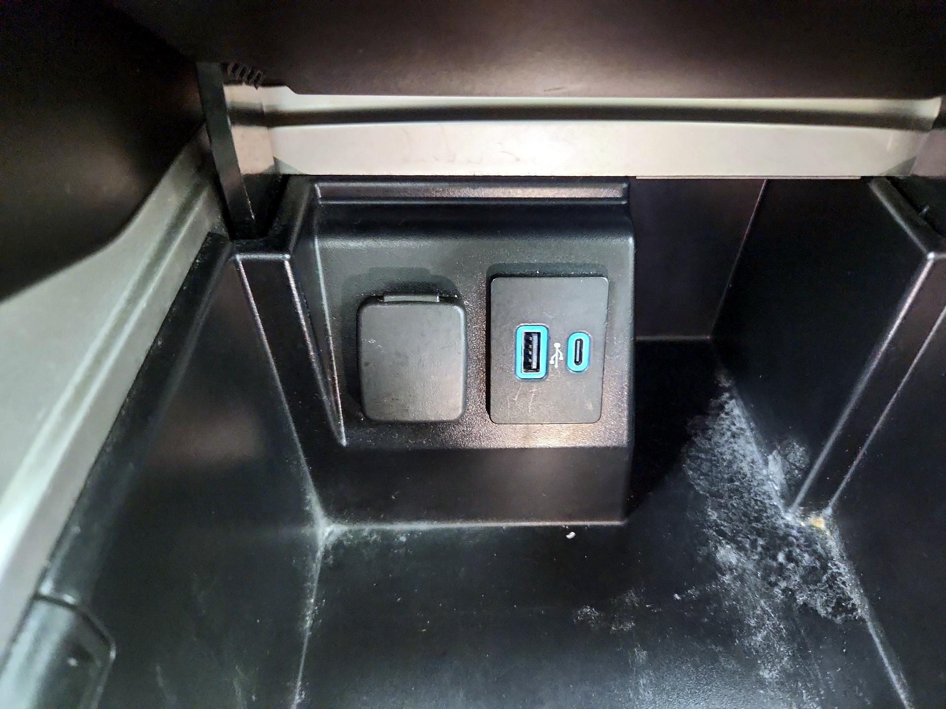 Thumbnail: 2022 Ford Explorer - 18