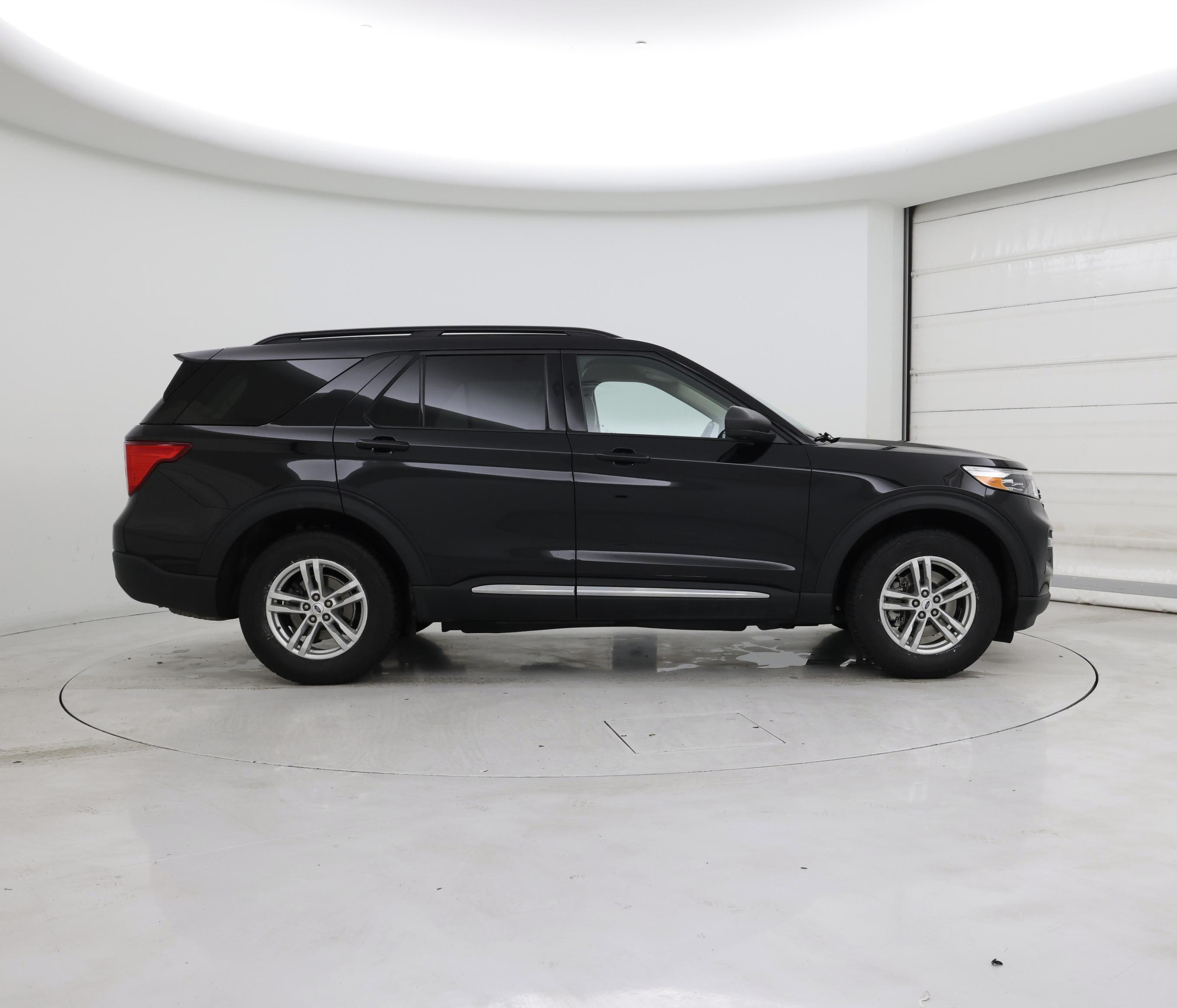 Thumbnail: 2022 Ford Explorer - 7