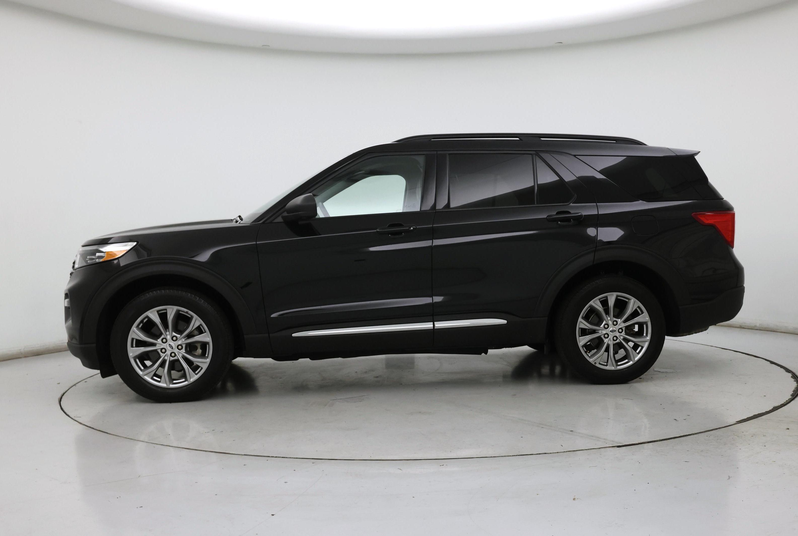 Thumbnail: 2022 Ford Explorer - 3