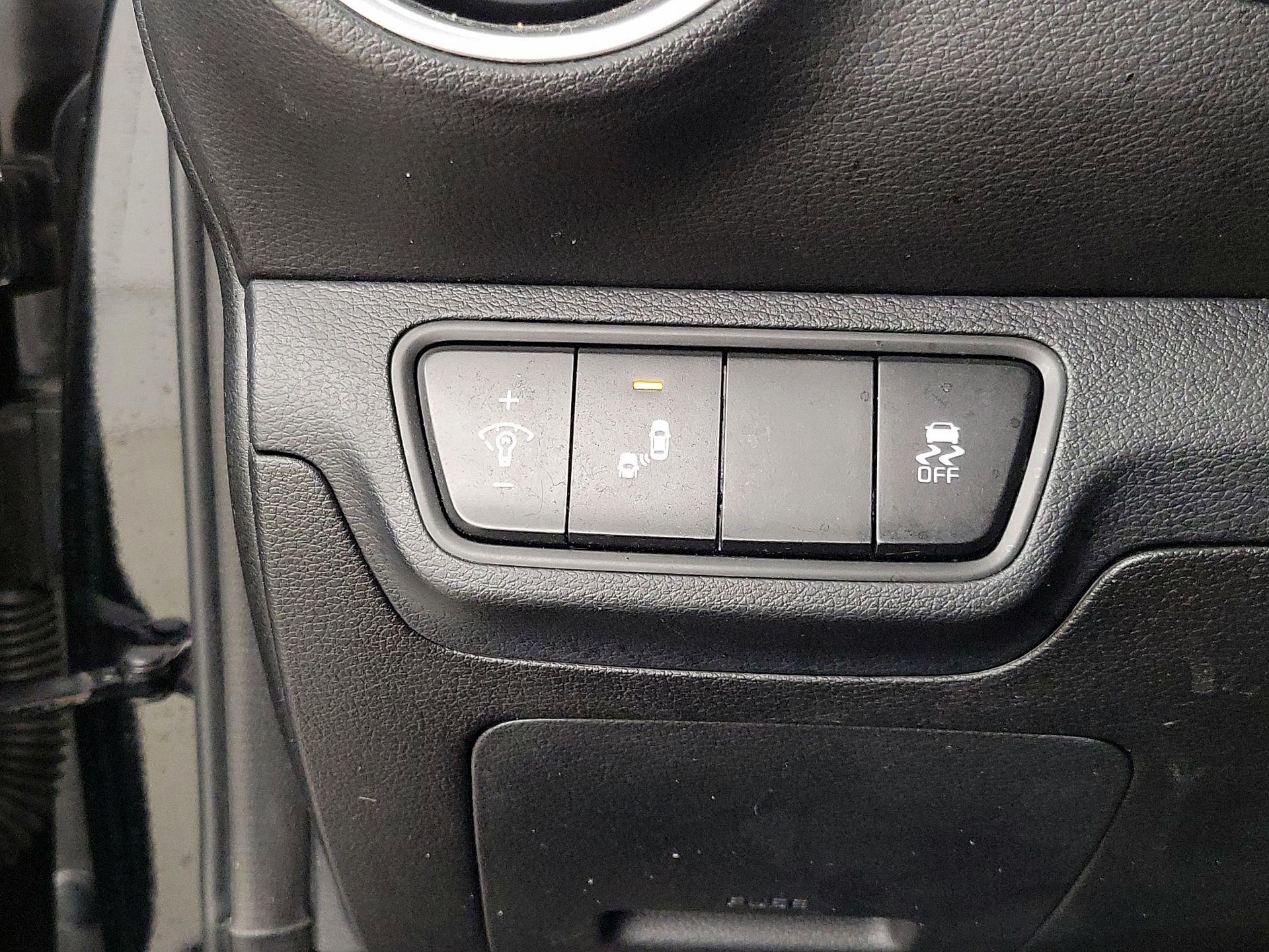 Thumbnail: 2023 Kia Forte - 13