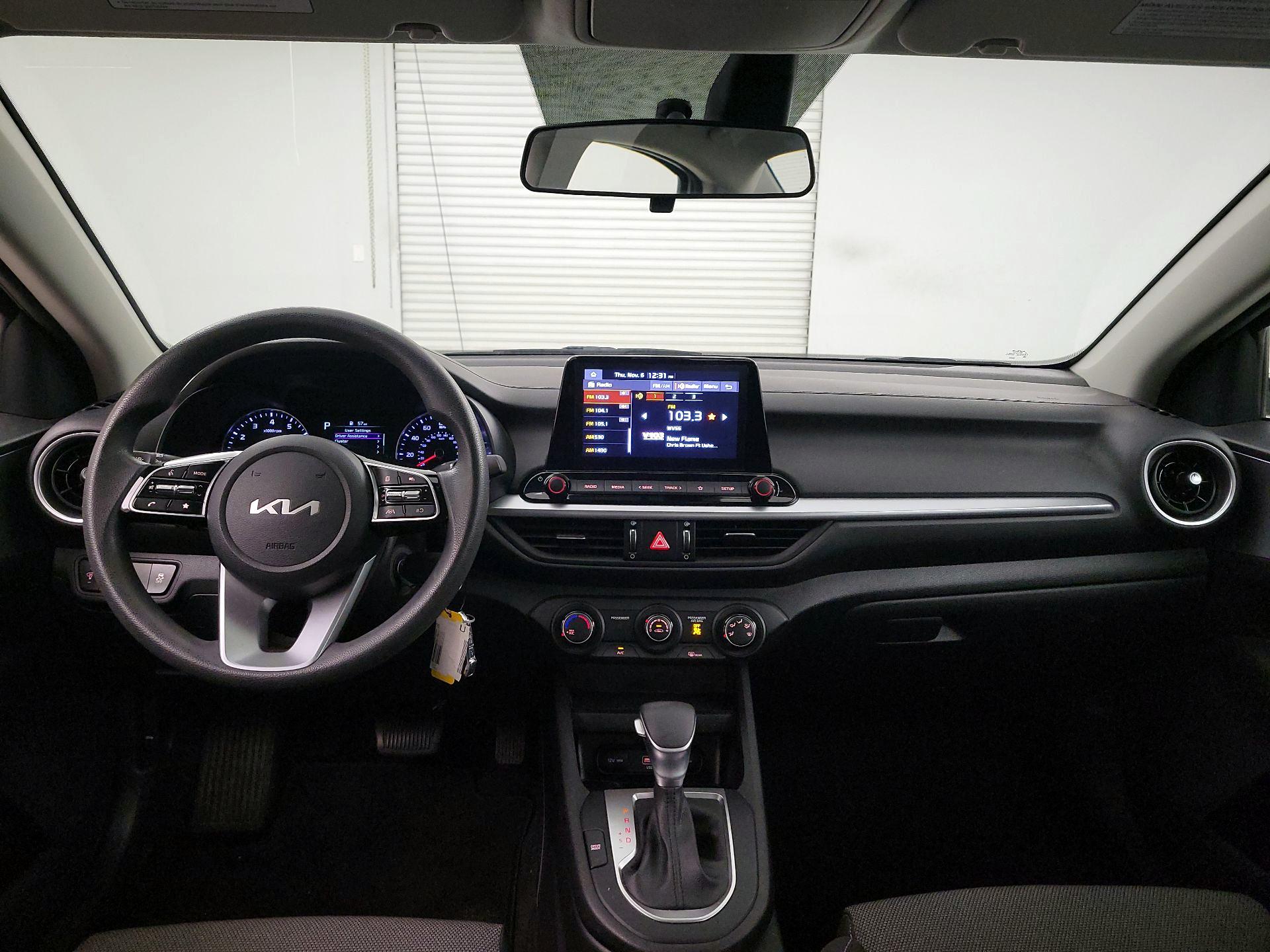 Thumbnail: 2022 Kia Forte - 9