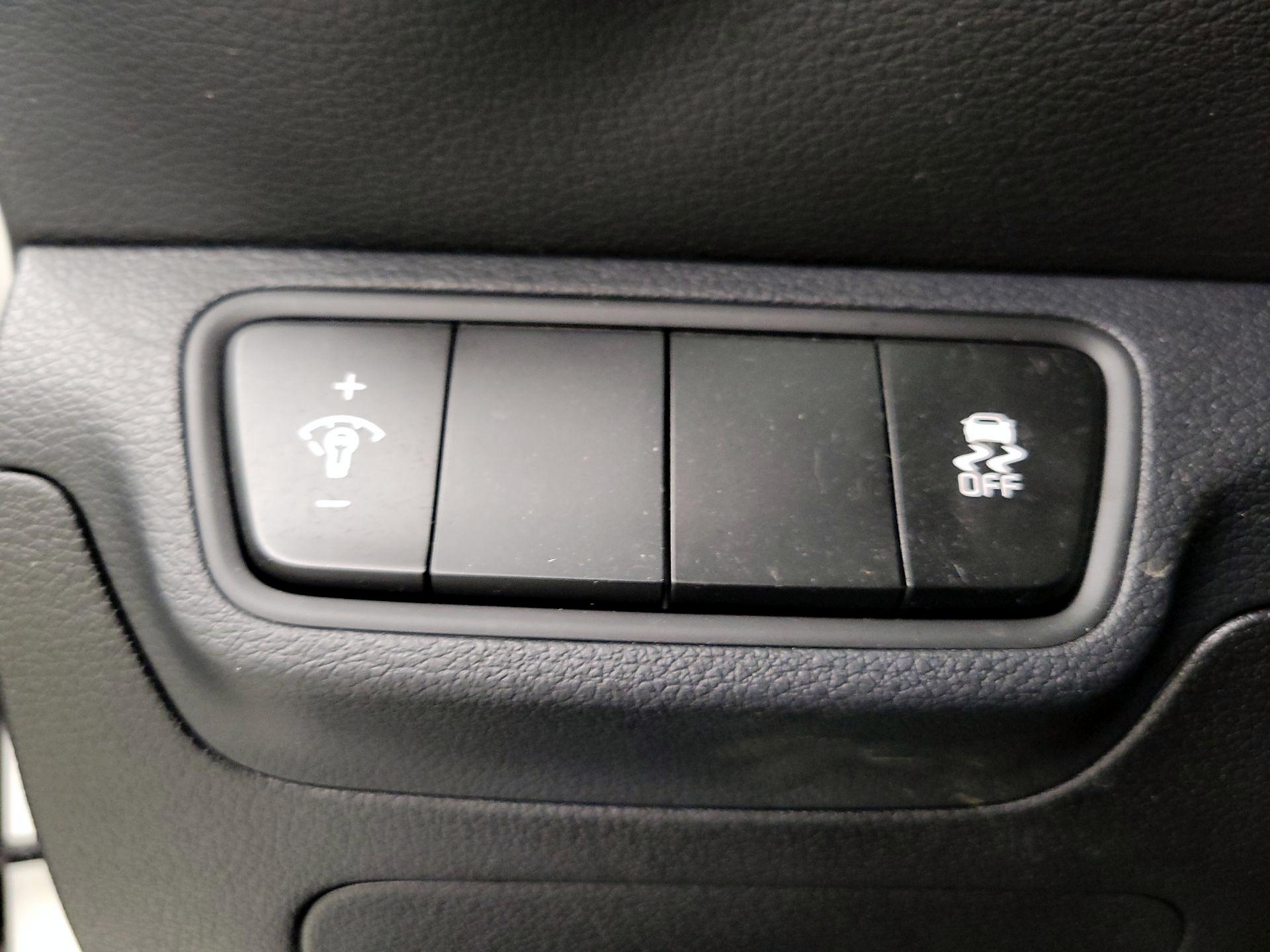 Thumbnail: 2022 Kia Forte - 13