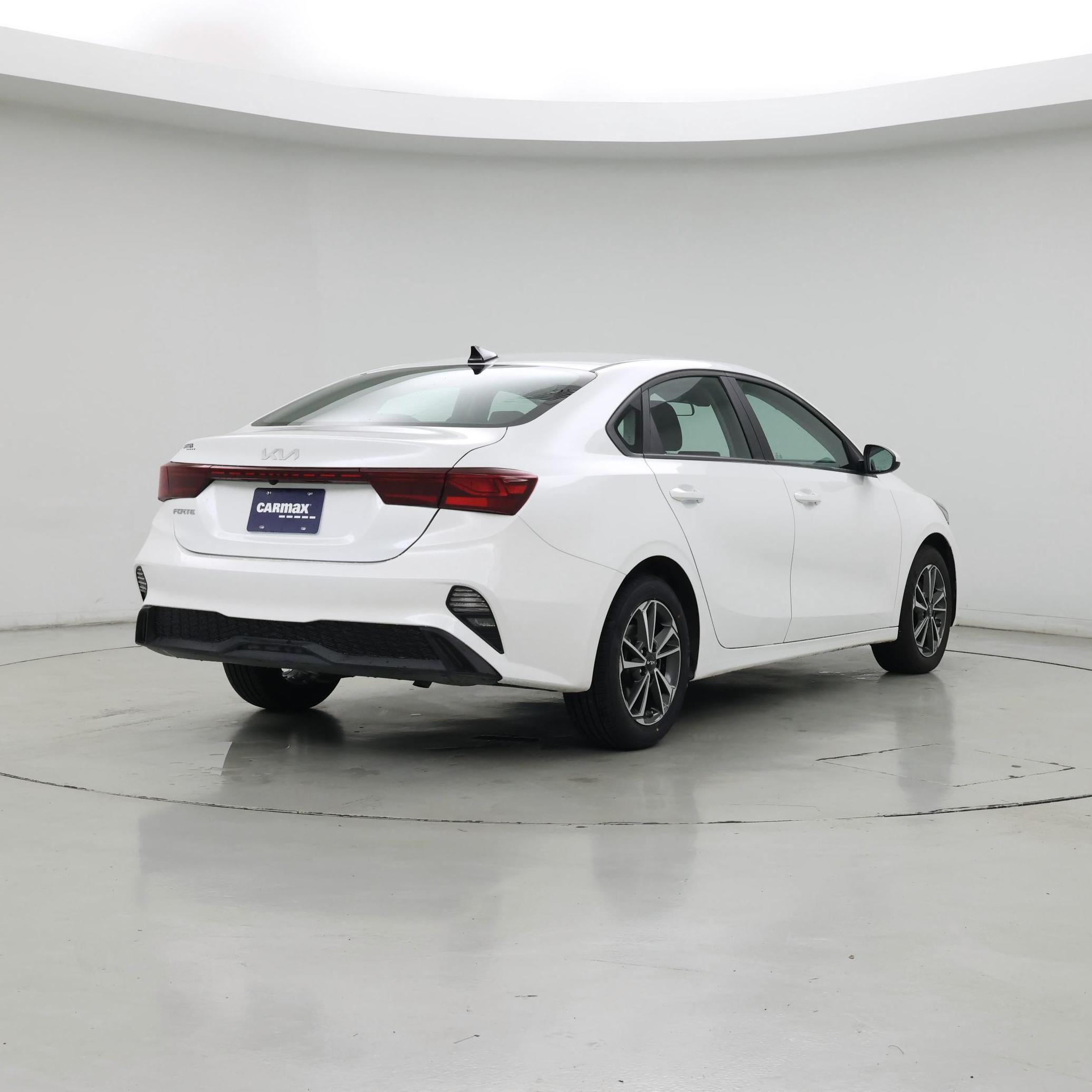 Thumbnail: 2022 Kia Forte - 8