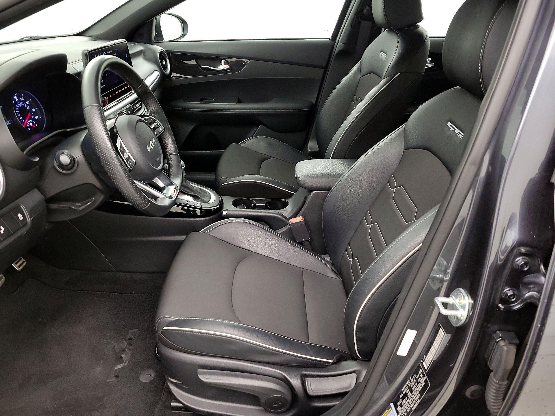 Thumbnail: 2023 Kia Forte - 9