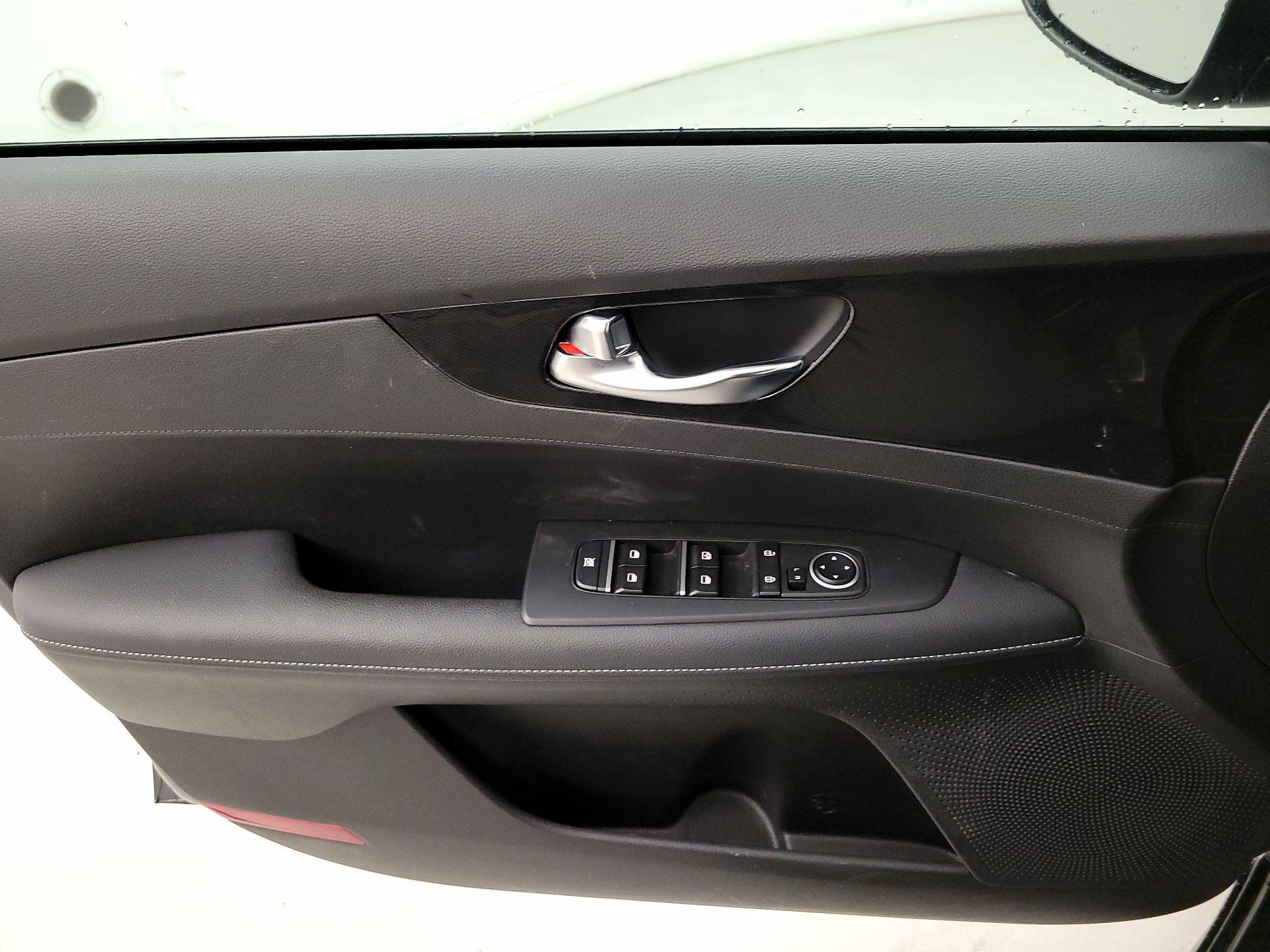 Thumbnail: 2023 Kia Forte - 10