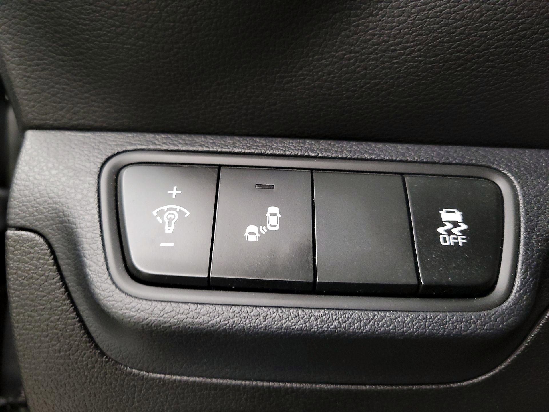 Thumbnail: 2023 Kia Forte - 11