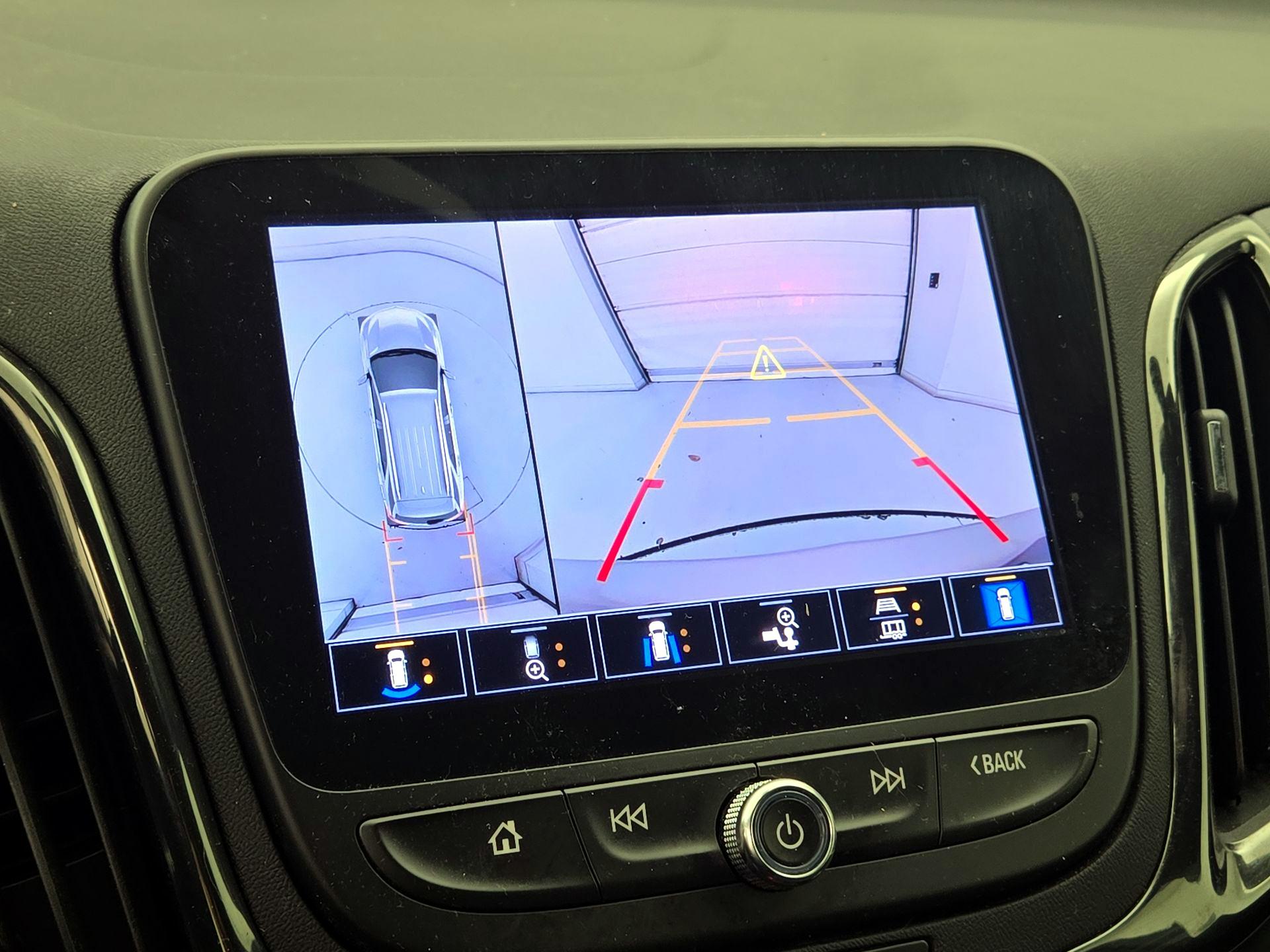 Thumbnail: 2022 Chevrolet Equinox - 15