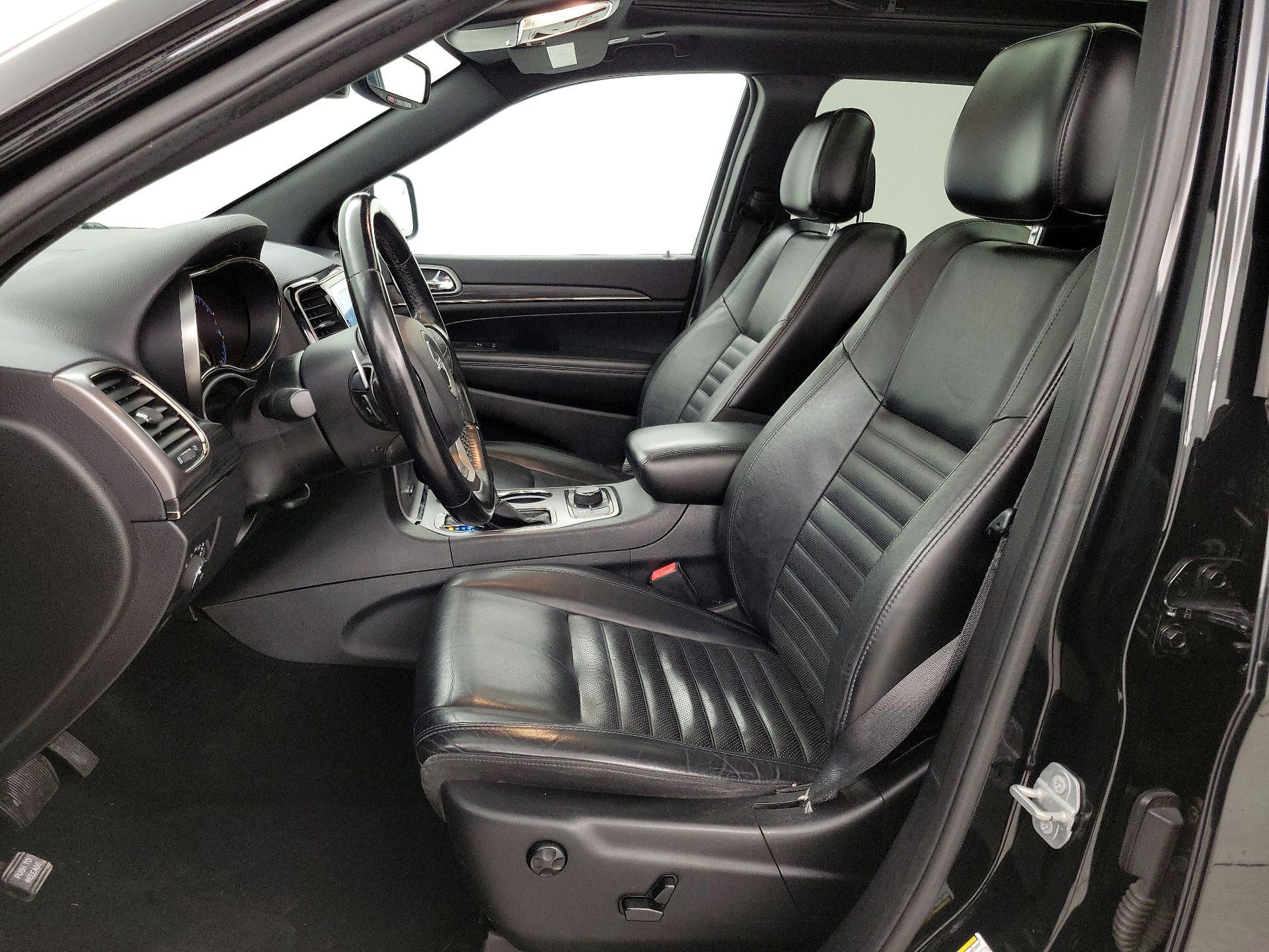 Thumbnail: 2020 Jeep Grand Cherokee - 11