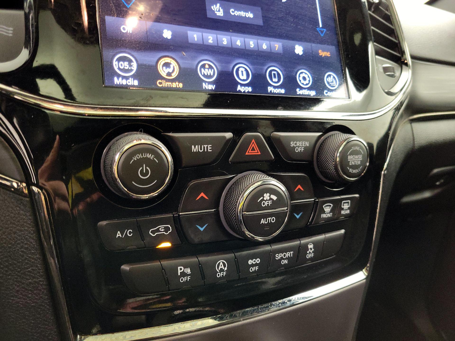 Thumbnail: 2020 Jeep Grand Cherokee - 17